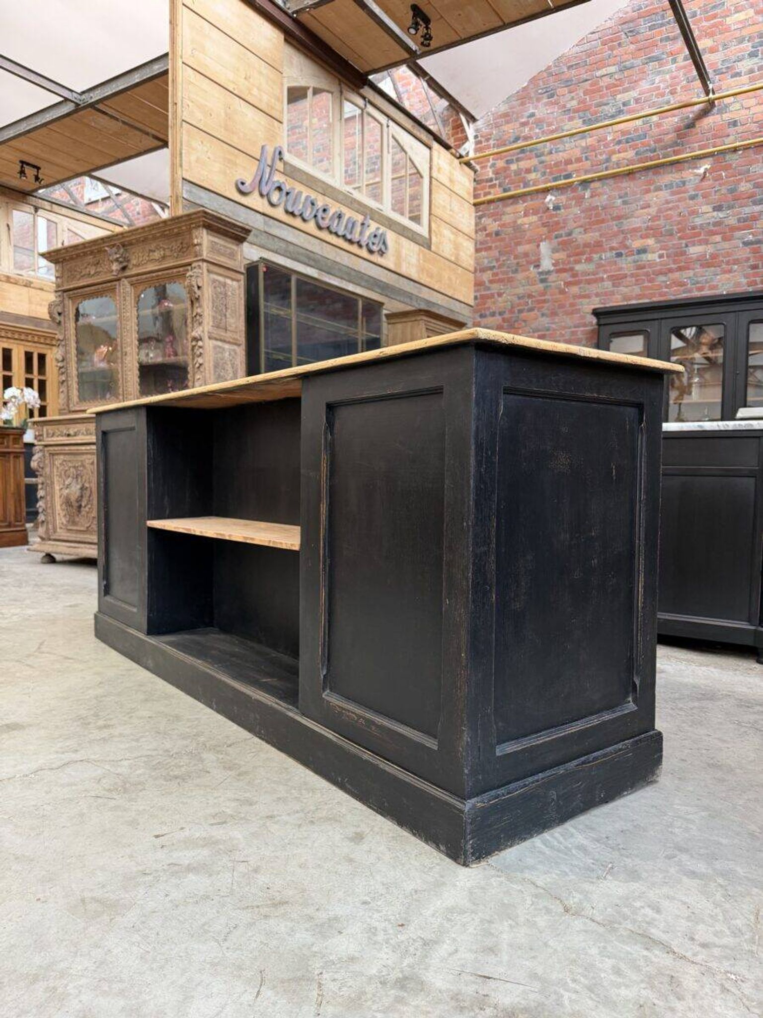 Trading counter early 20th century
