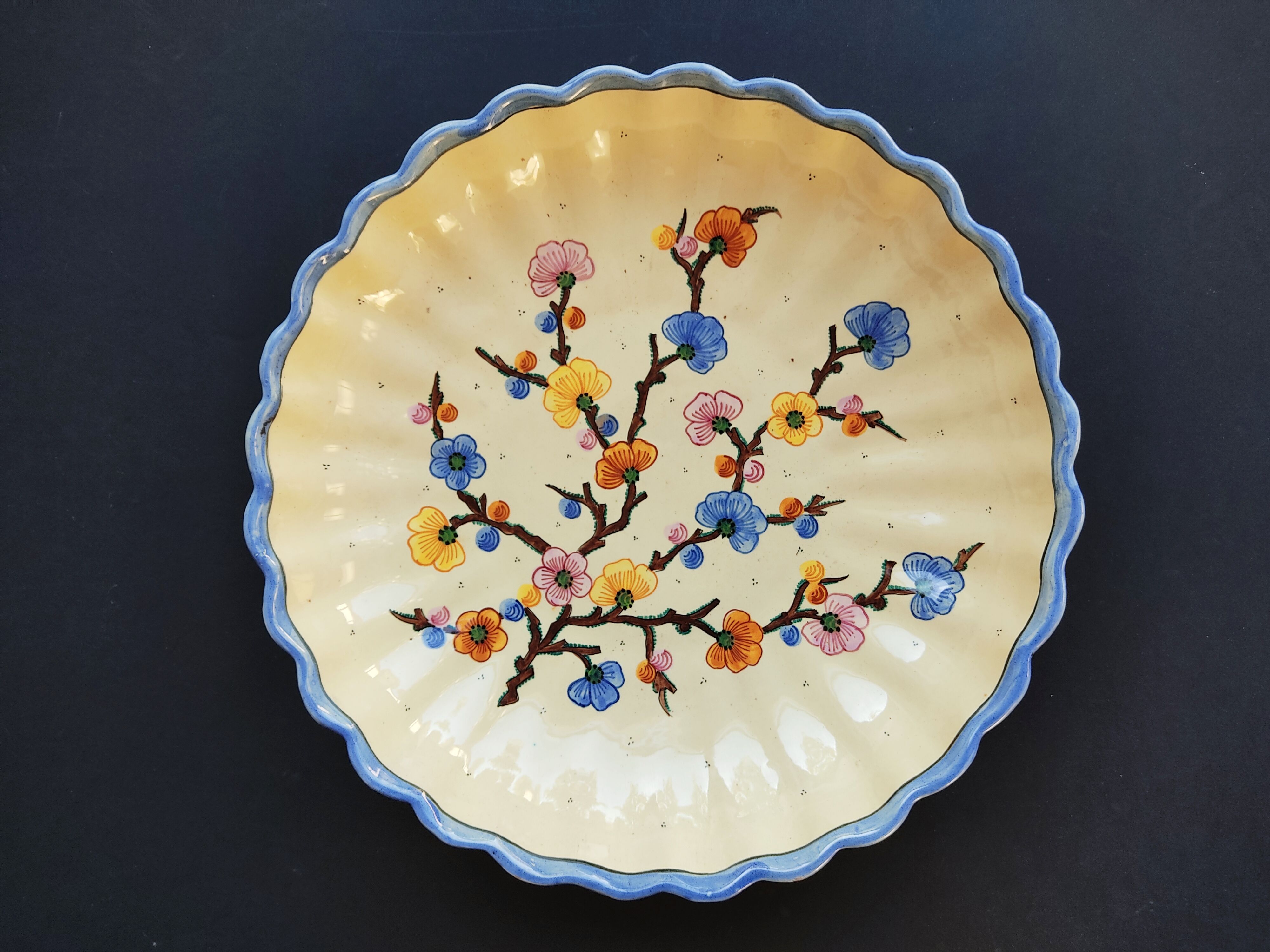 Flat on foot Italian earthenware Castelli Perugia