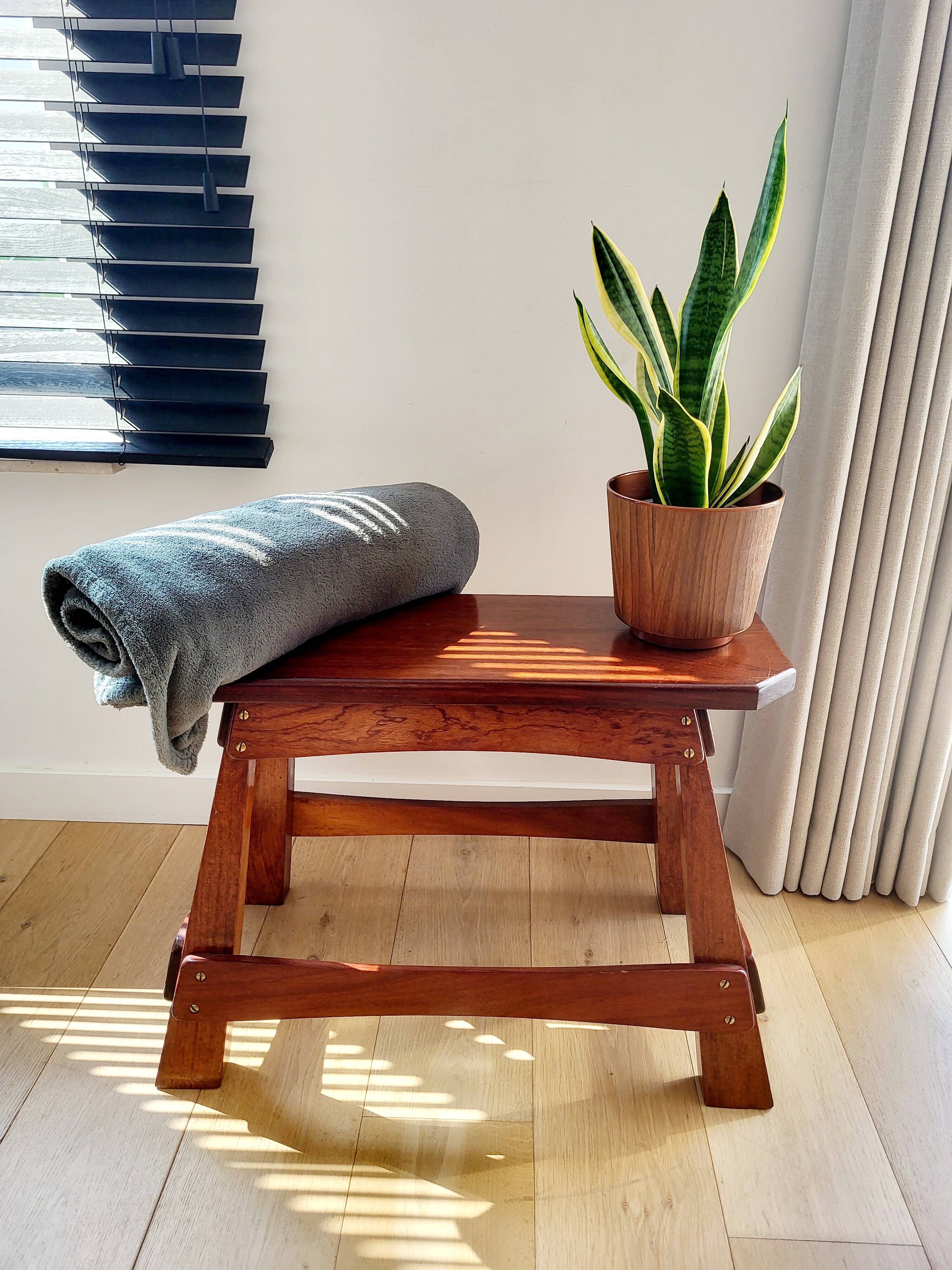 Vintage houten authentiquek zitbankje, 70 cm
