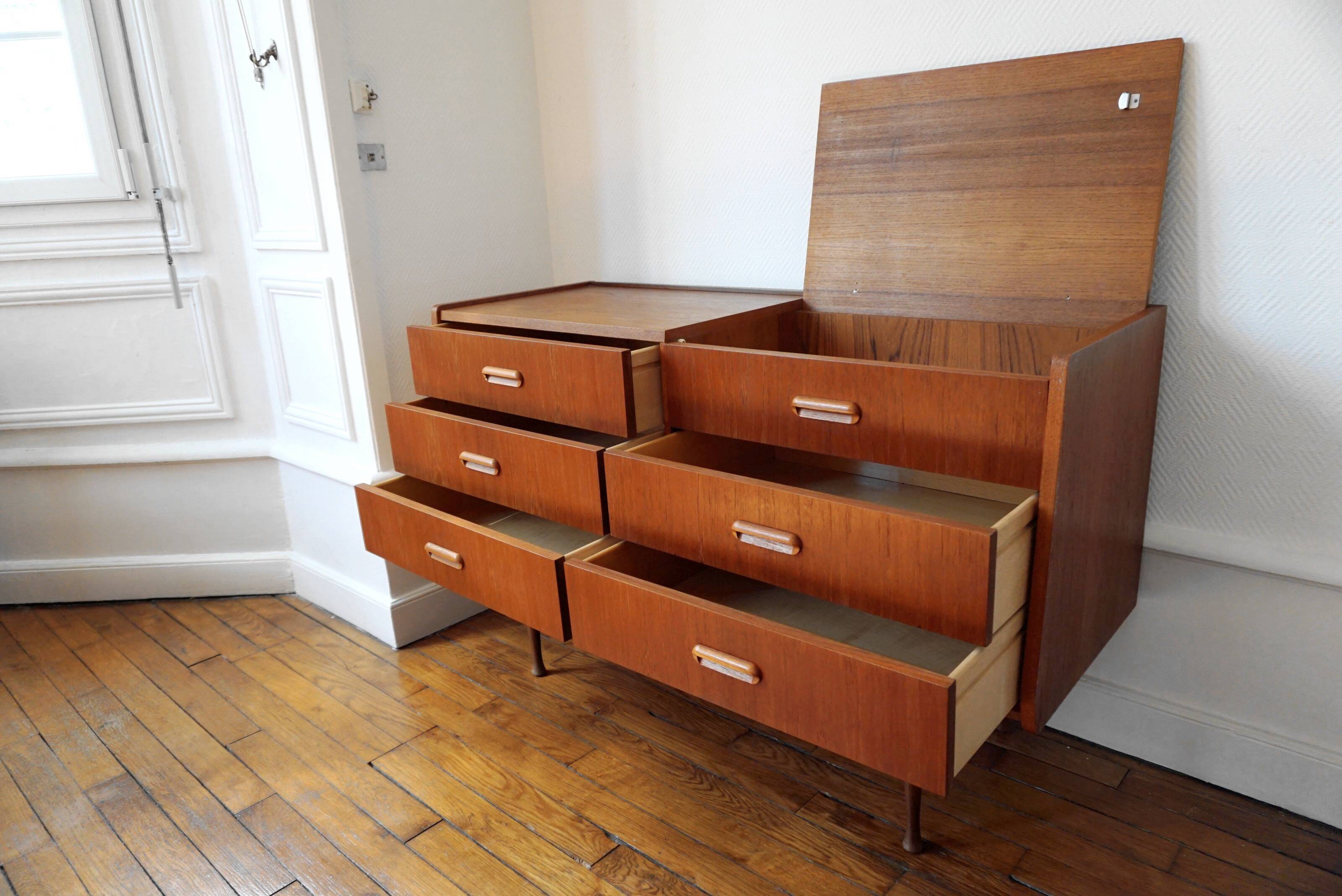 Scandinavian chest of drawers