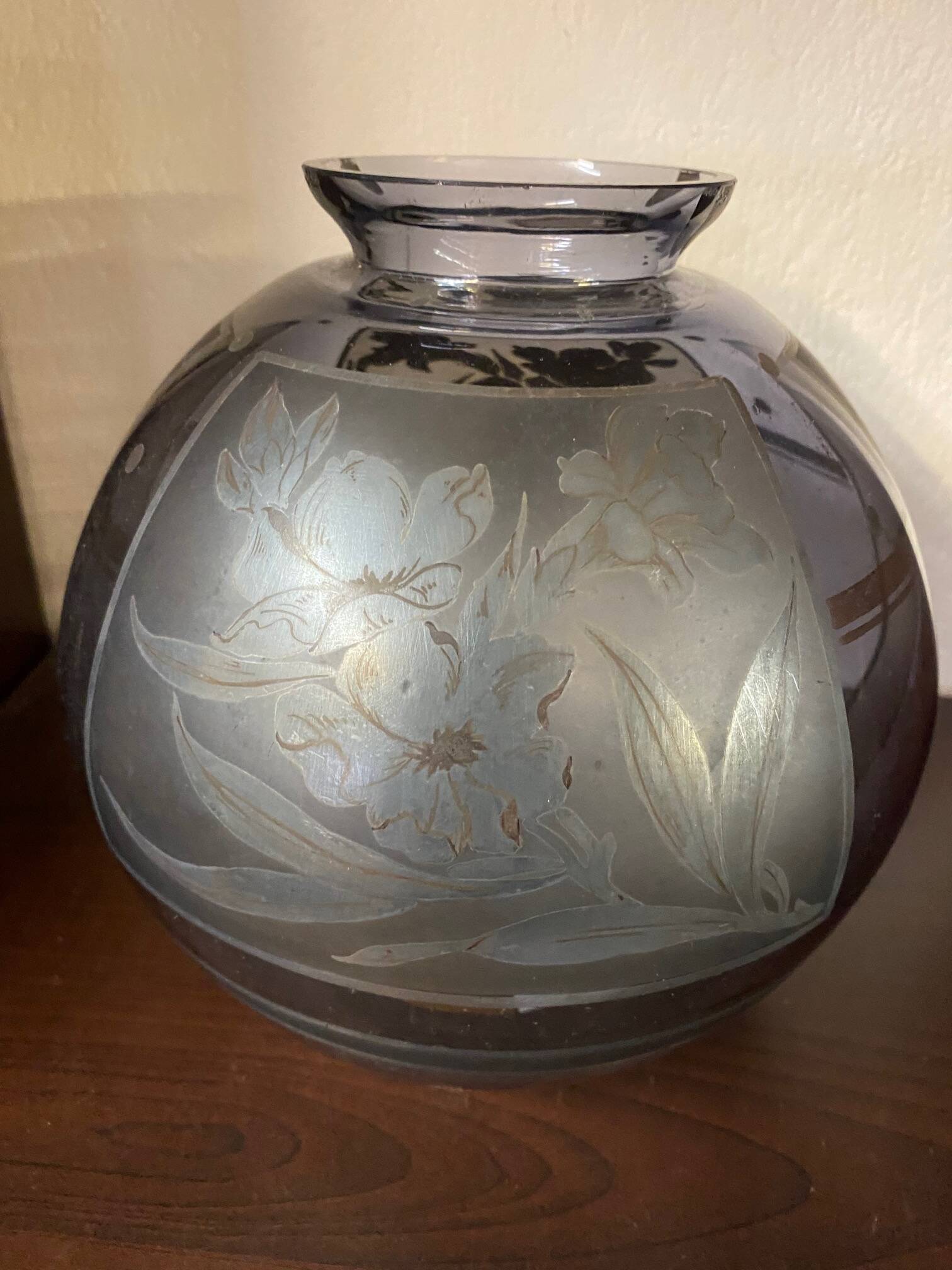 1930s art deco vase from argyl in blown glass with acid-etched floral design