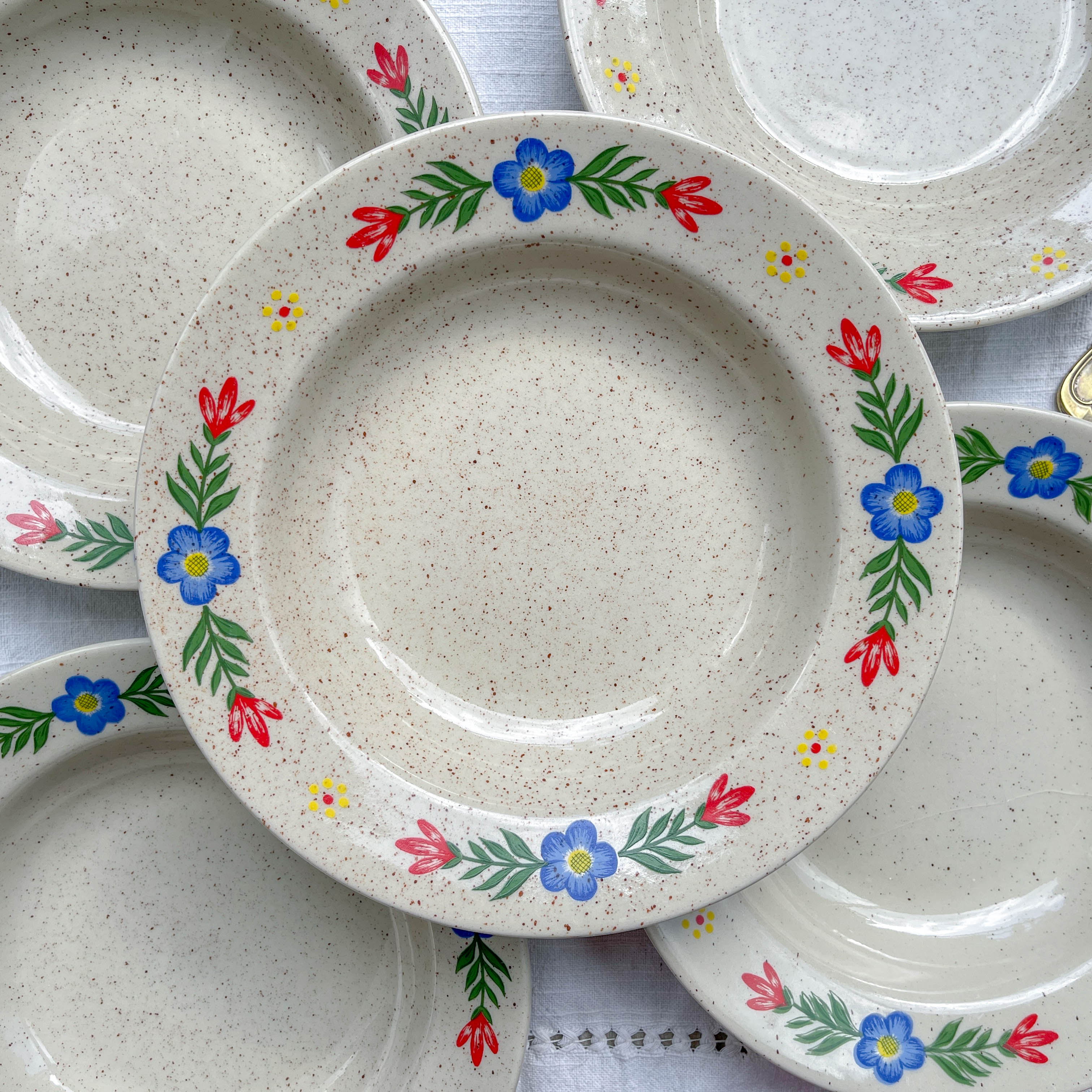 5 soup plates in speckled beige stoneware with floral pattern Tulowice Poland 1970