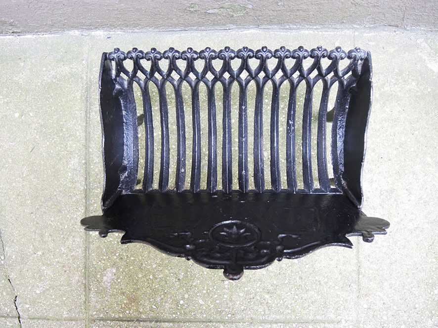 Old gate, cradle with cast iron logs