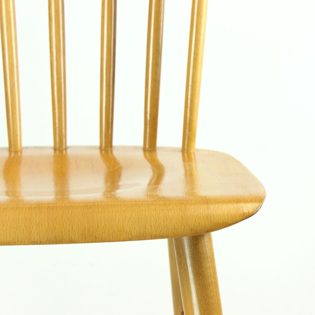 Chaise Ironica du milieu du siècle par TON en bois de chêne, Tchécoslovaquie Années 1960