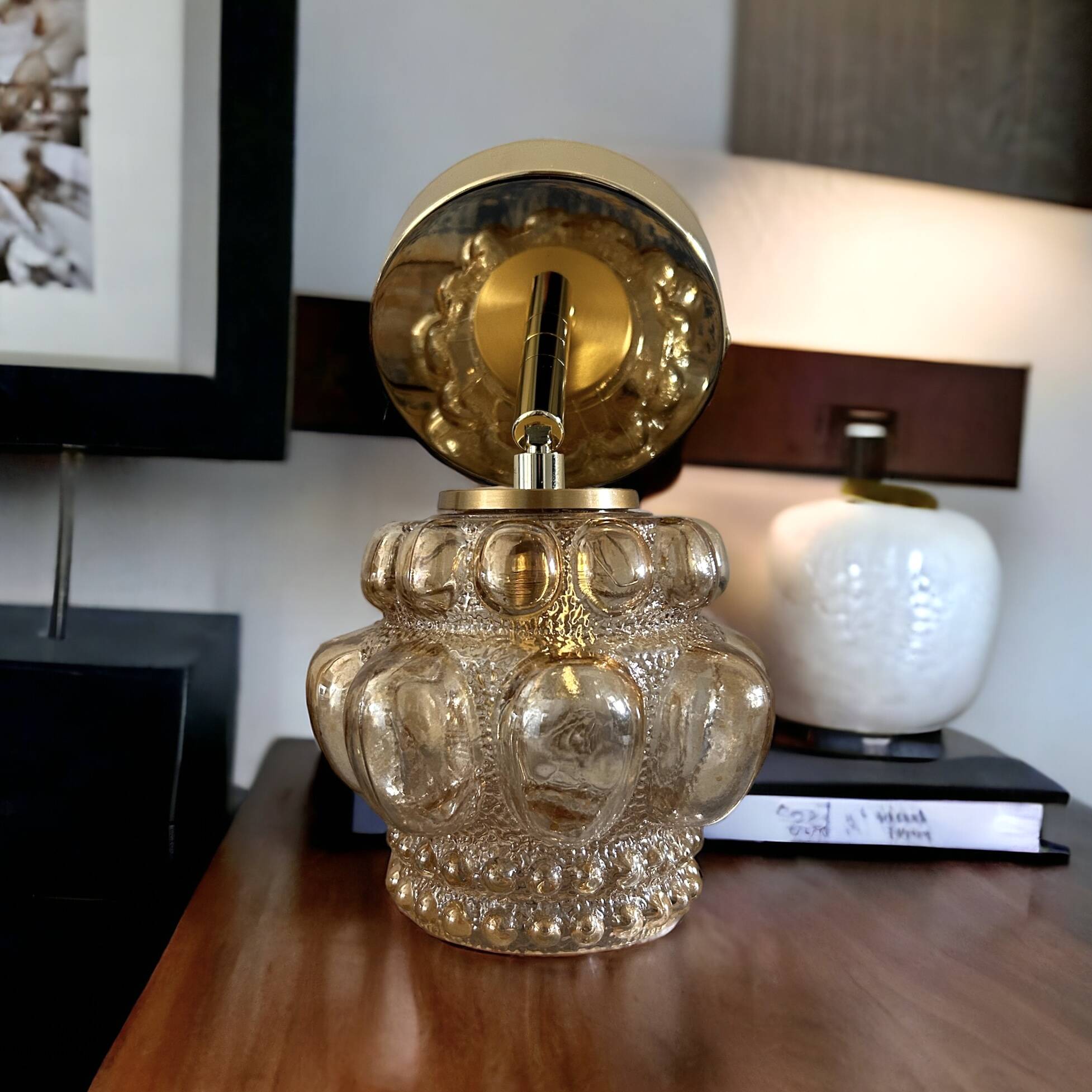 Bubbled glass wall light