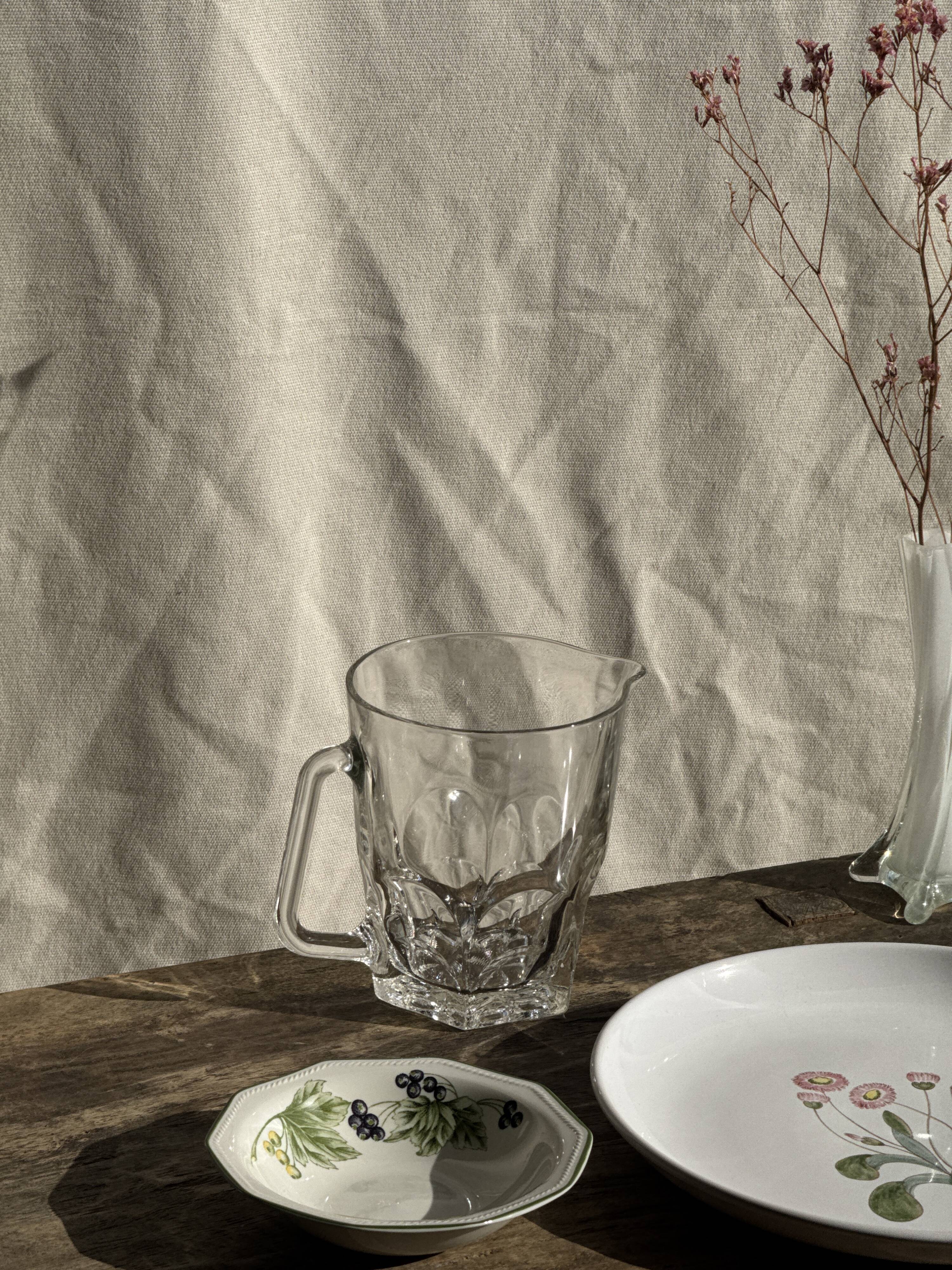 Large glass water jug with handle, hexagonal base, H15 D20.