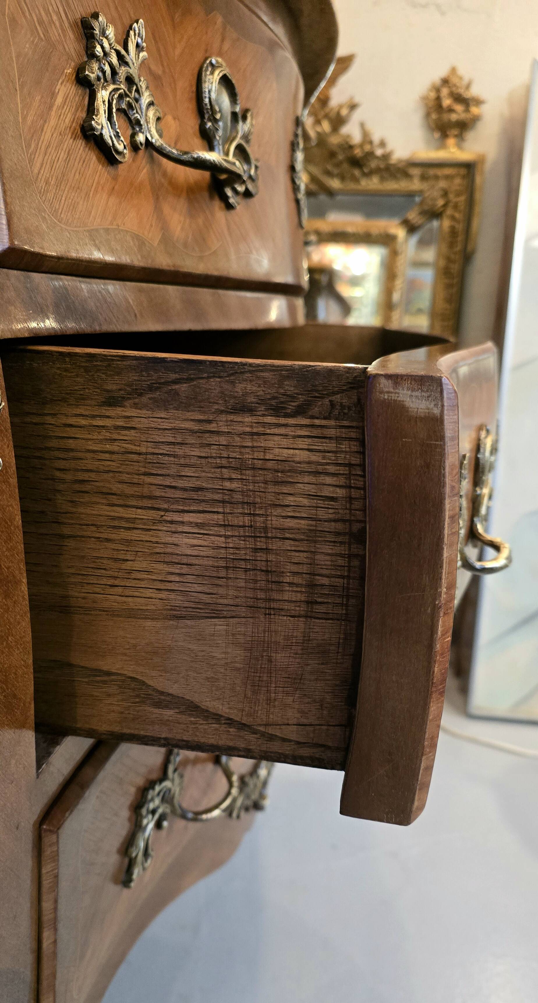 Louis XV style bombé commode – rosewood marquetry