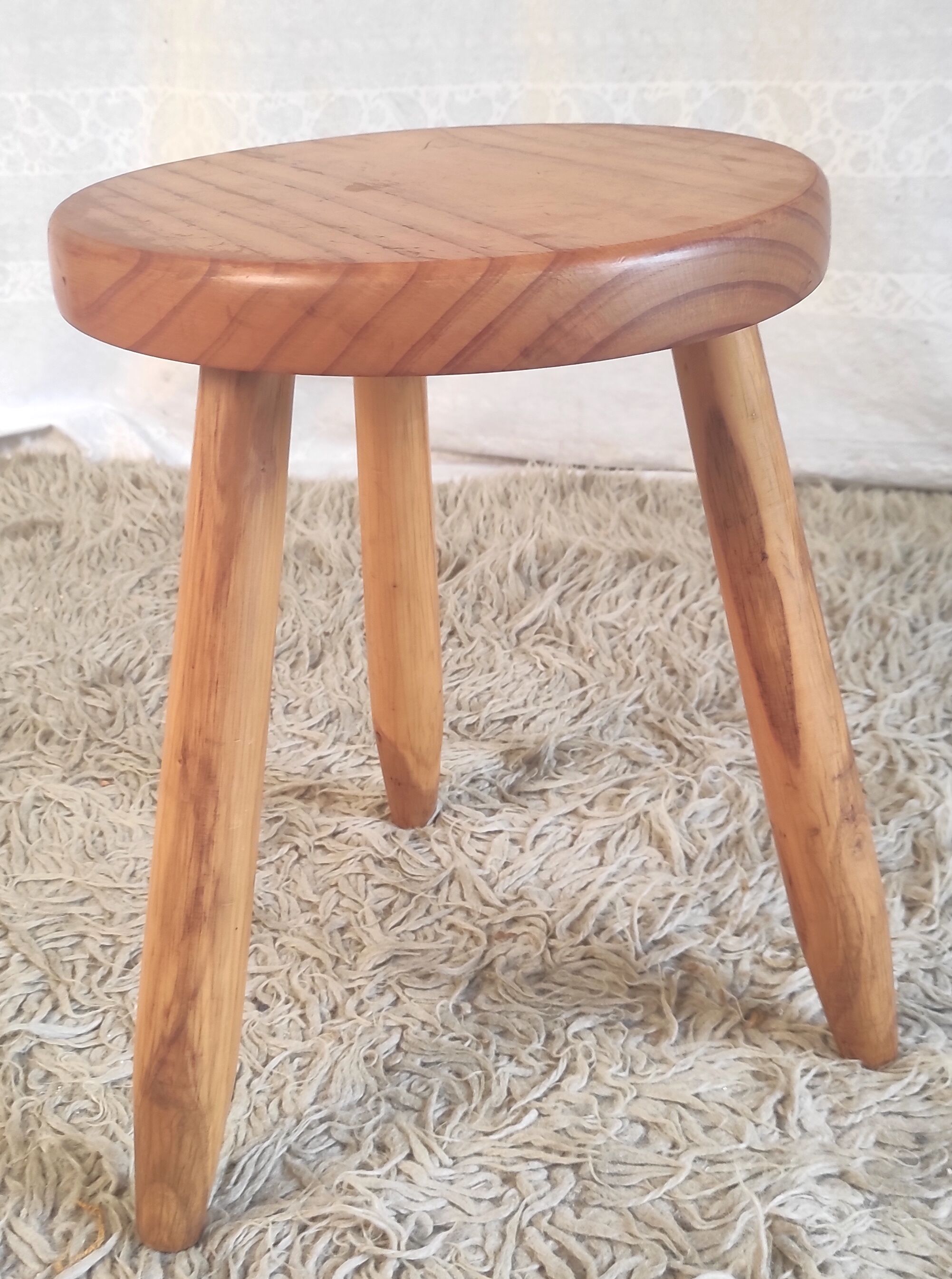 Tabouret tripode en bois massif années 60