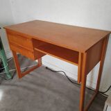 Scandinavian desk with sled legs