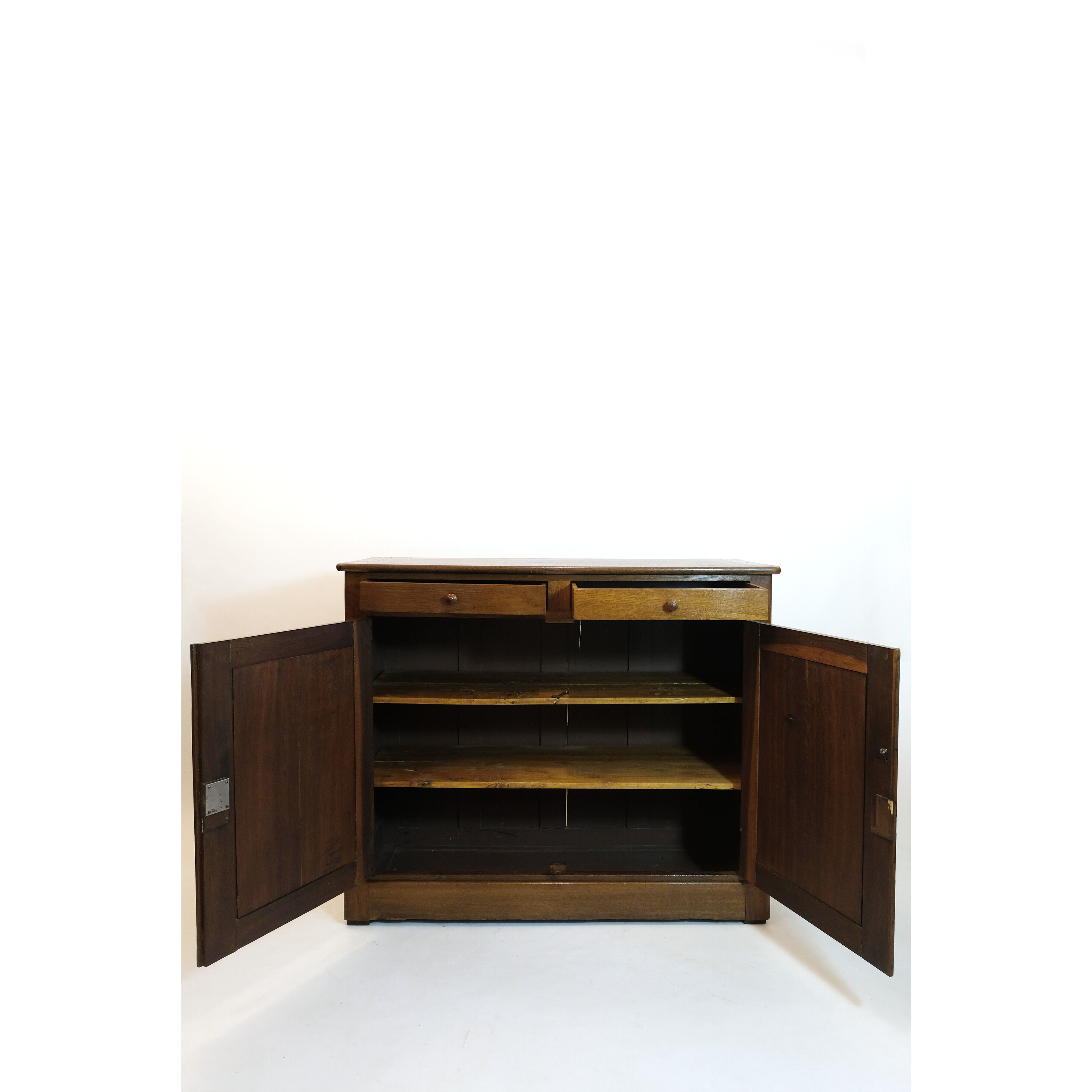 Buffet en chêne naturel du XIXème siècle.