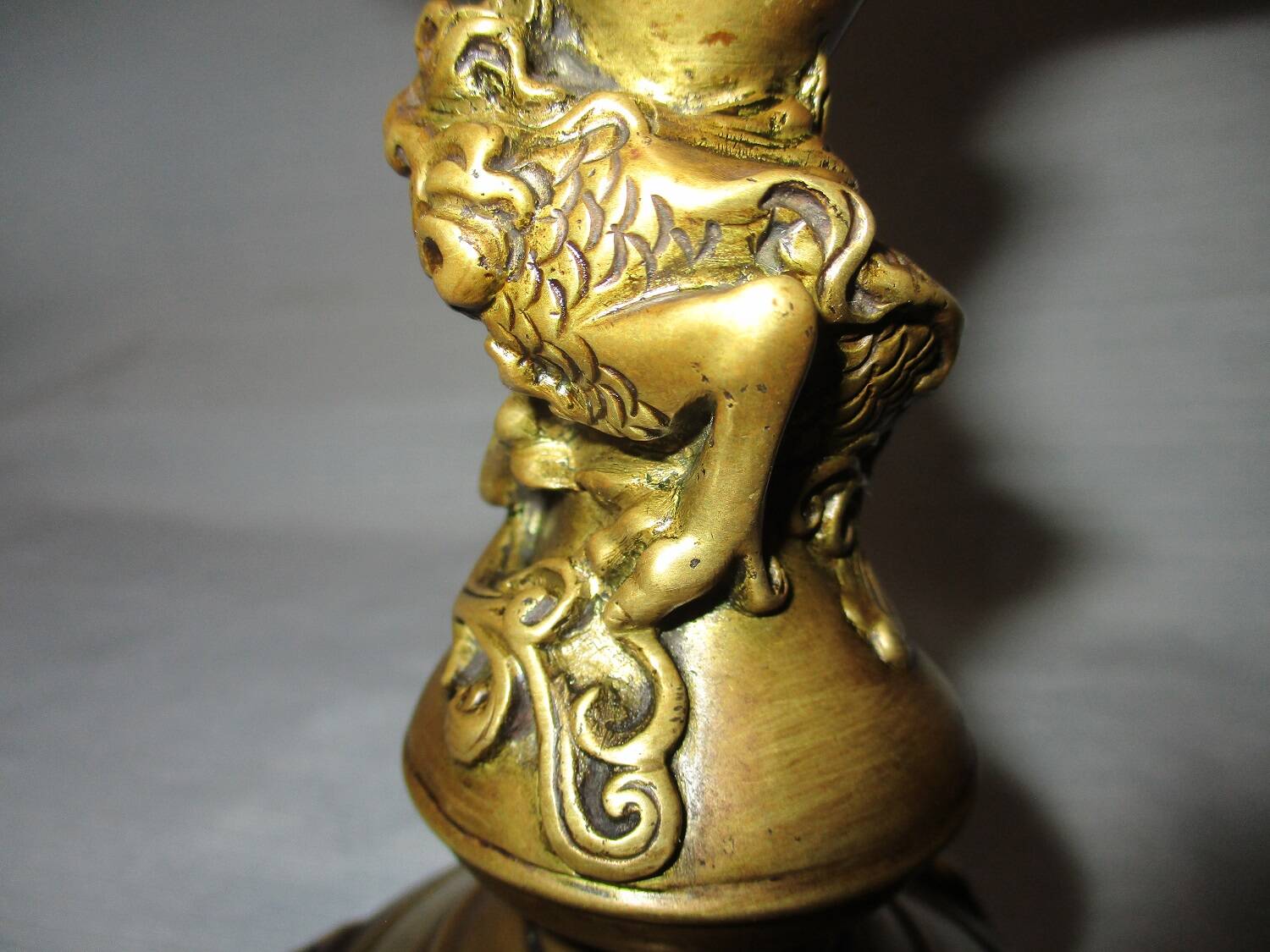 pair of Asian candlesticks from the 19th century in bronze