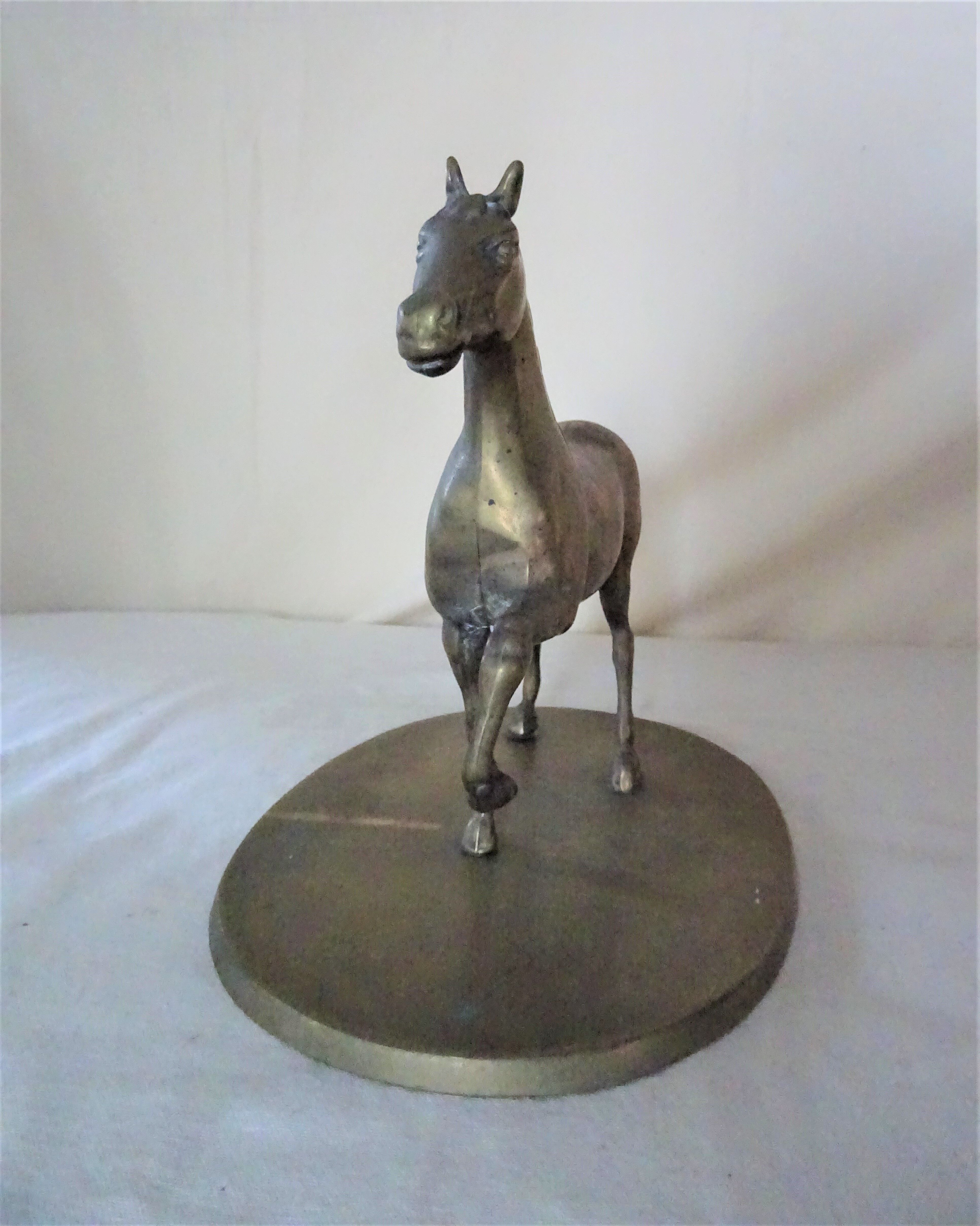 Brass horse 422112 on base