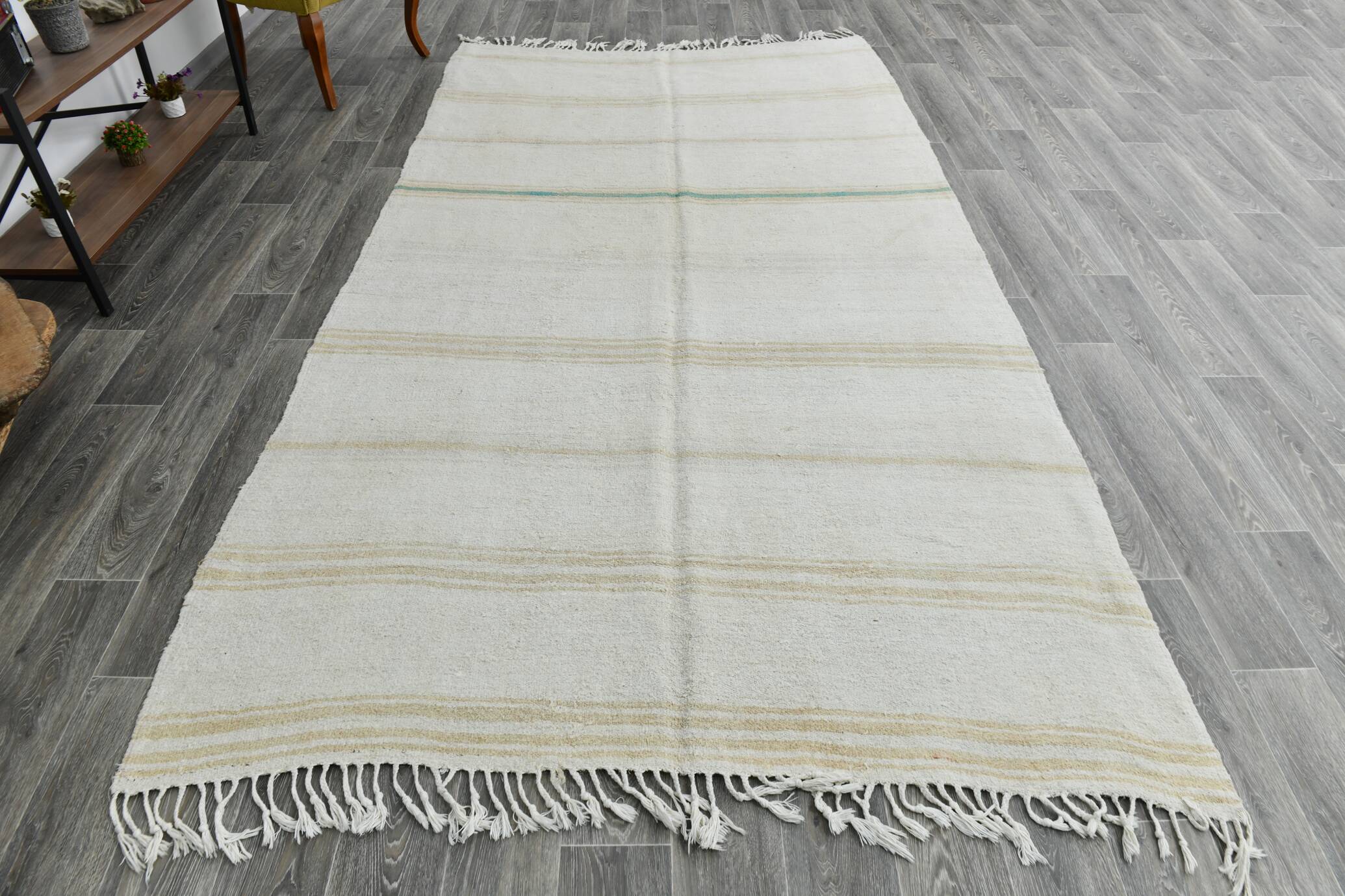 Off-White Oversize Oushak Vintage Rug For Living Room, 181x335 Cm