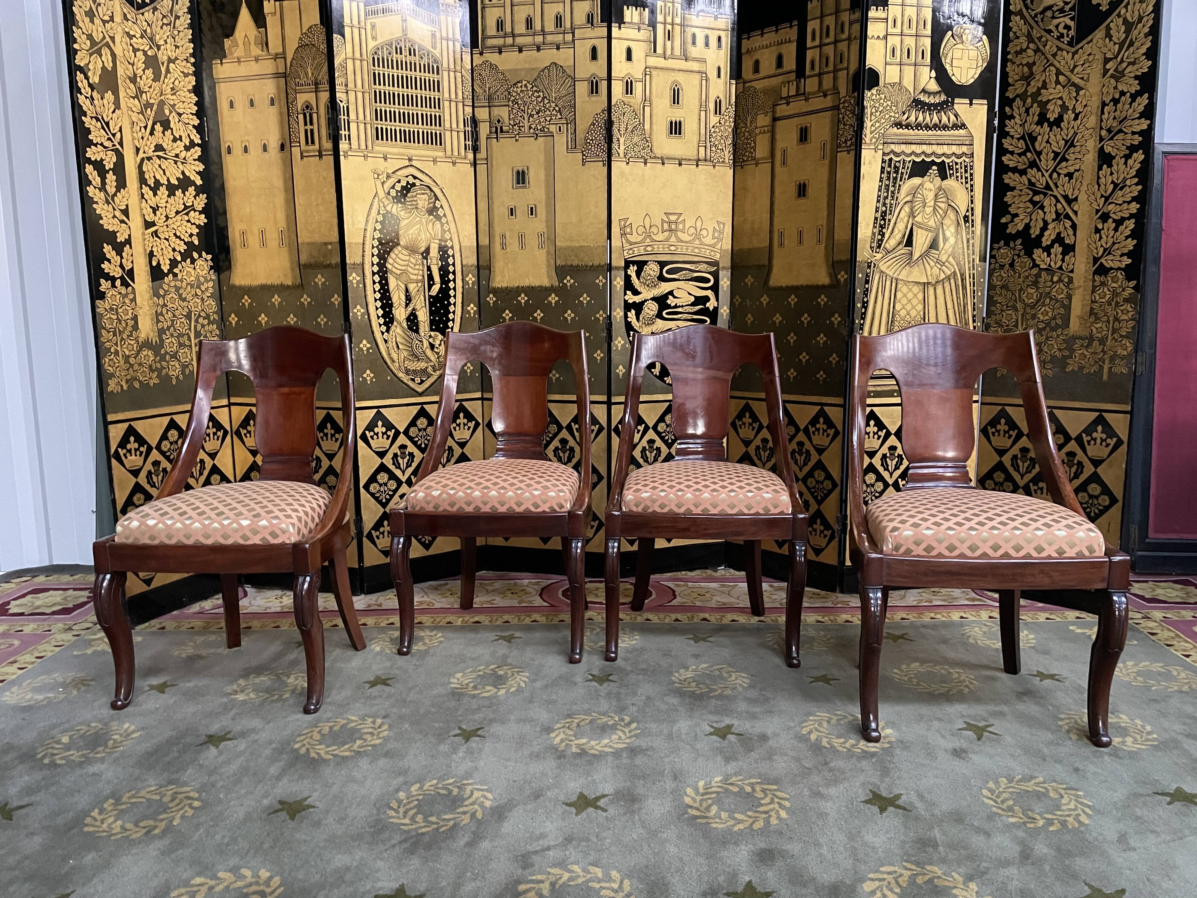 Suite of 4 Gondola Chairs in Mahogany Empire