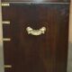 Bureau de campagne Davenport victorien antique en cuir avec galerie en laiton