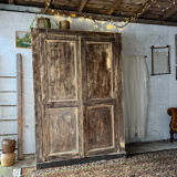 L’armoire ancienne patinée