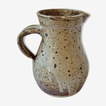 Sandstone pitcher