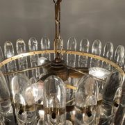 Lustre en cristal et laiton des années 1970