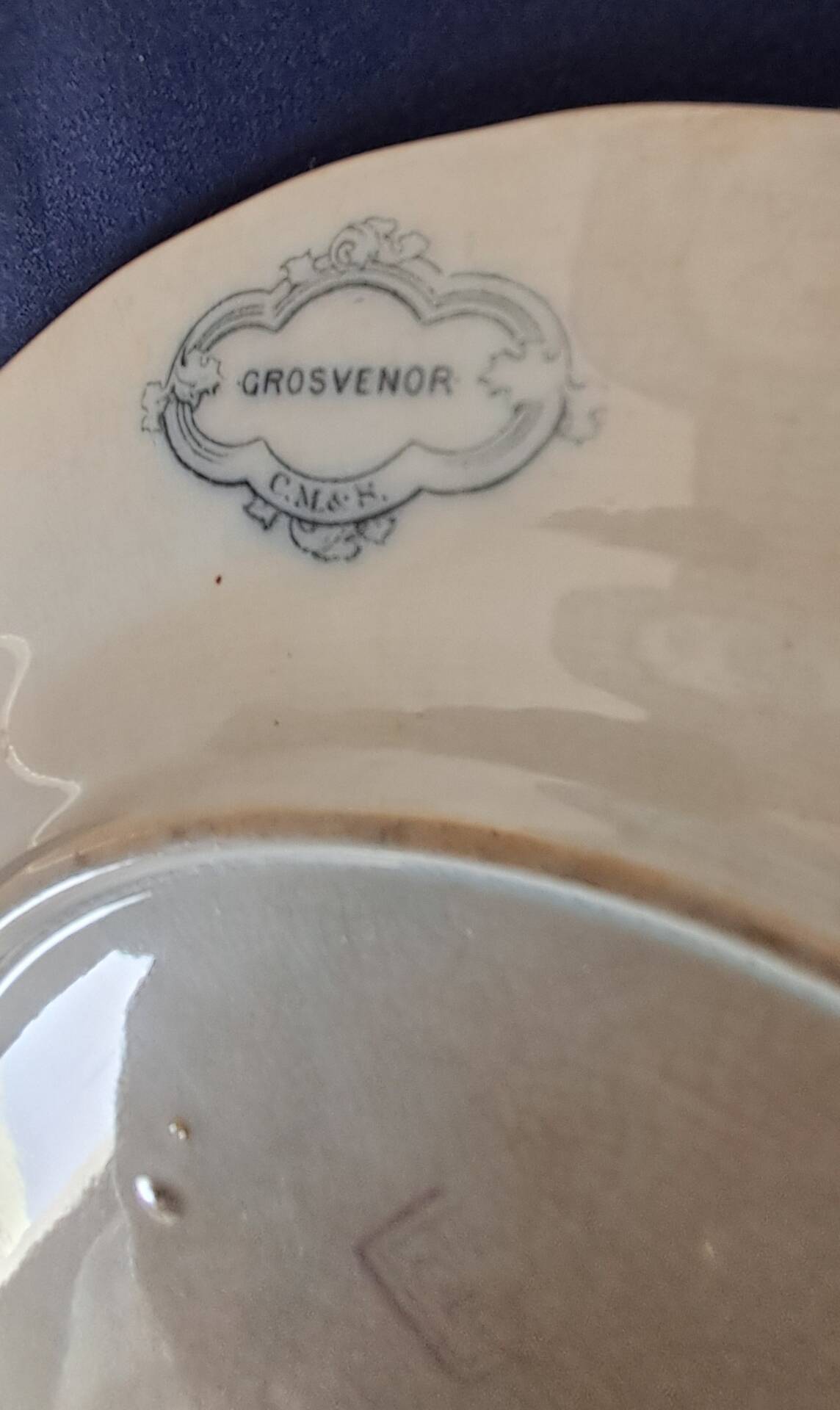 Assiettes en faïence anglaise. 19ème.  Grosvenor China