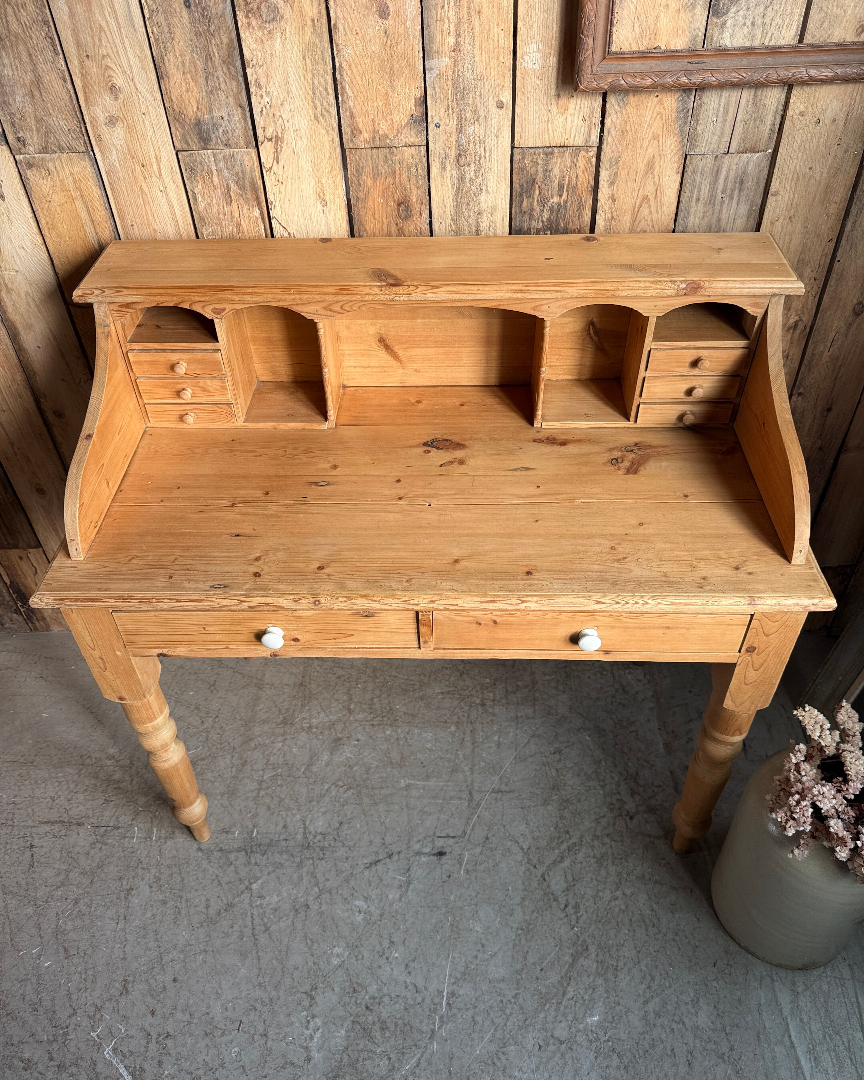 English desk with steps in solid pine (renovated)