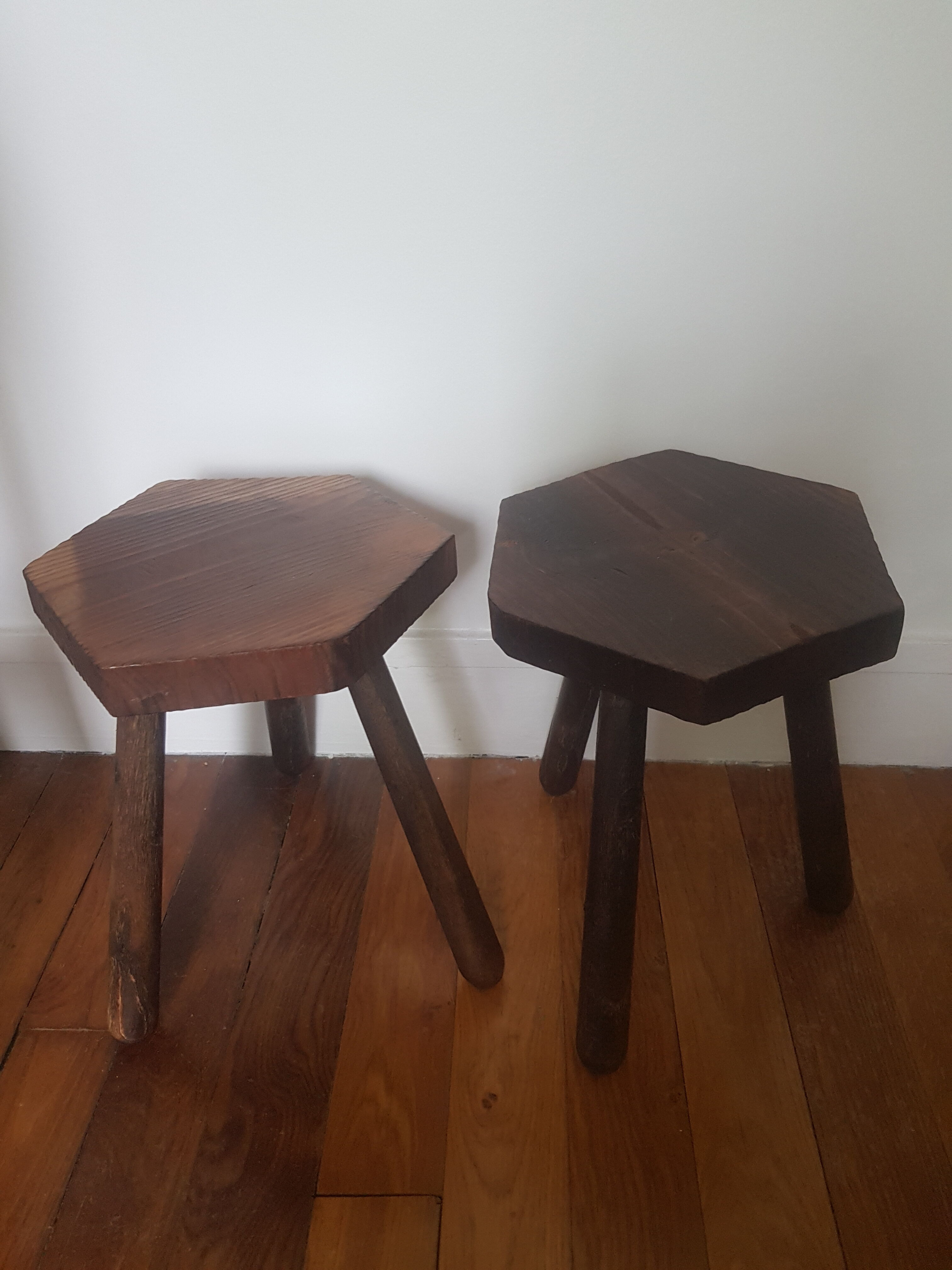 Set of 2 tripod stools