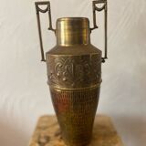 Vase ancien amphore en laiton avec anses