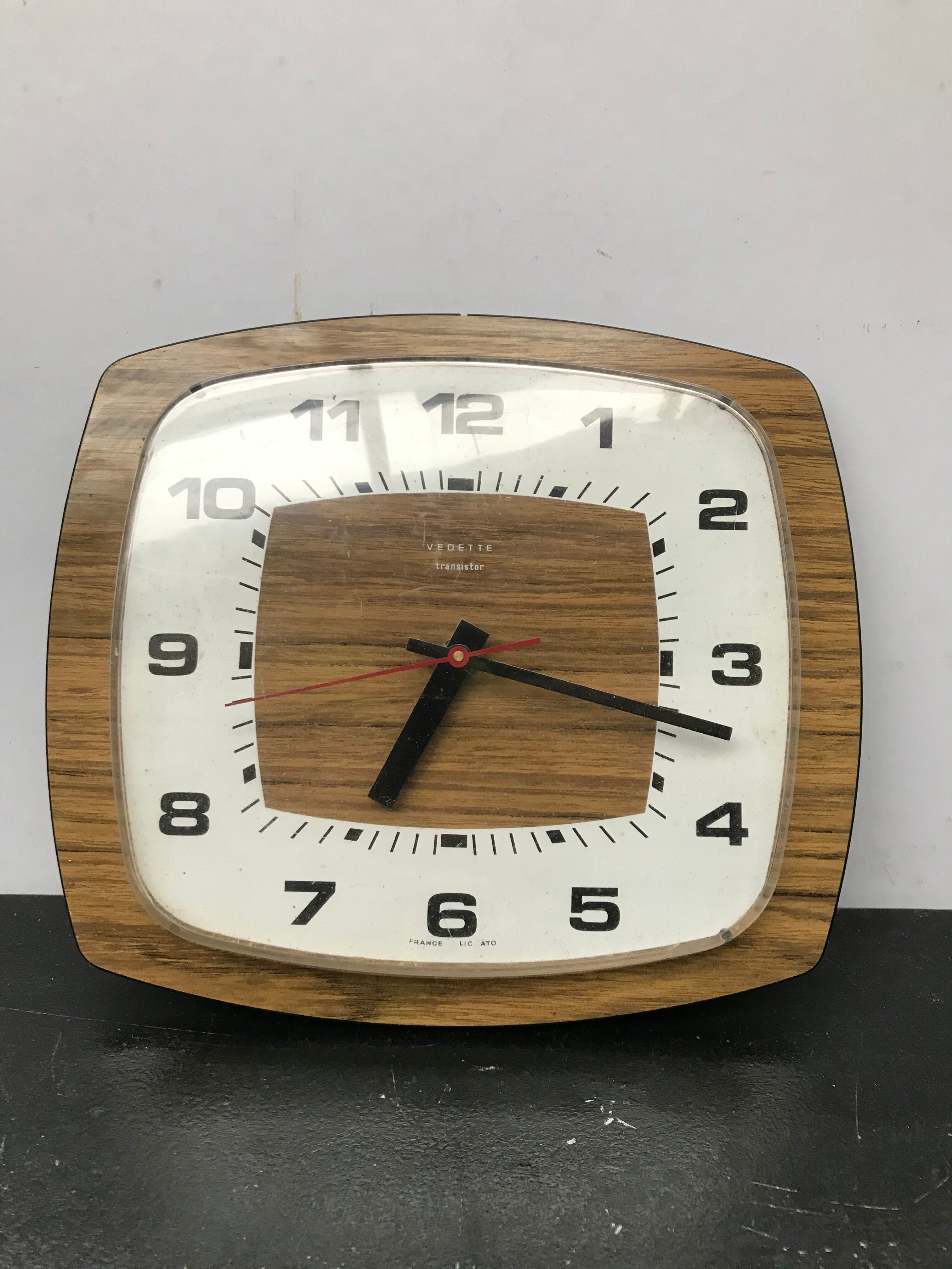 Old clock pendule Vedette formica plastic 70s vintage