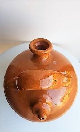 Oil jar in sandstone