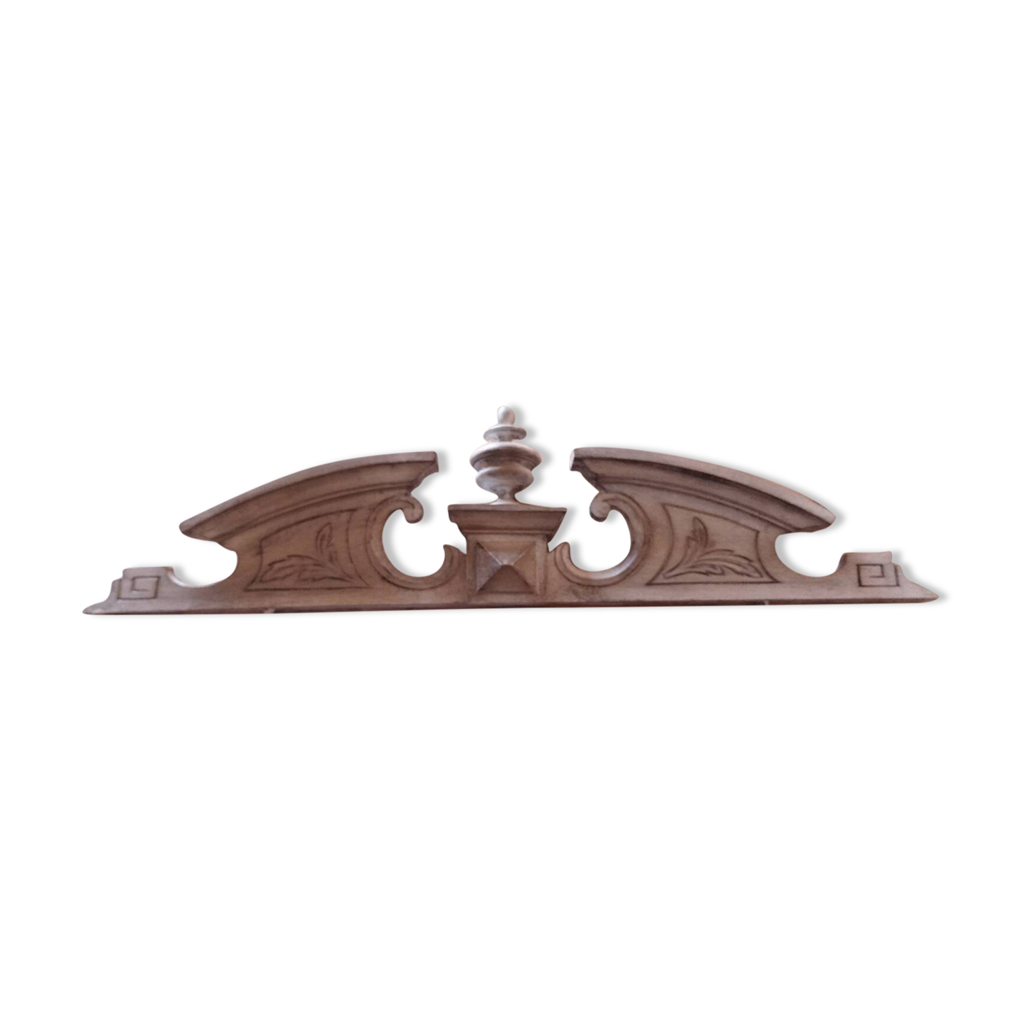 Shabby chic patina pediment