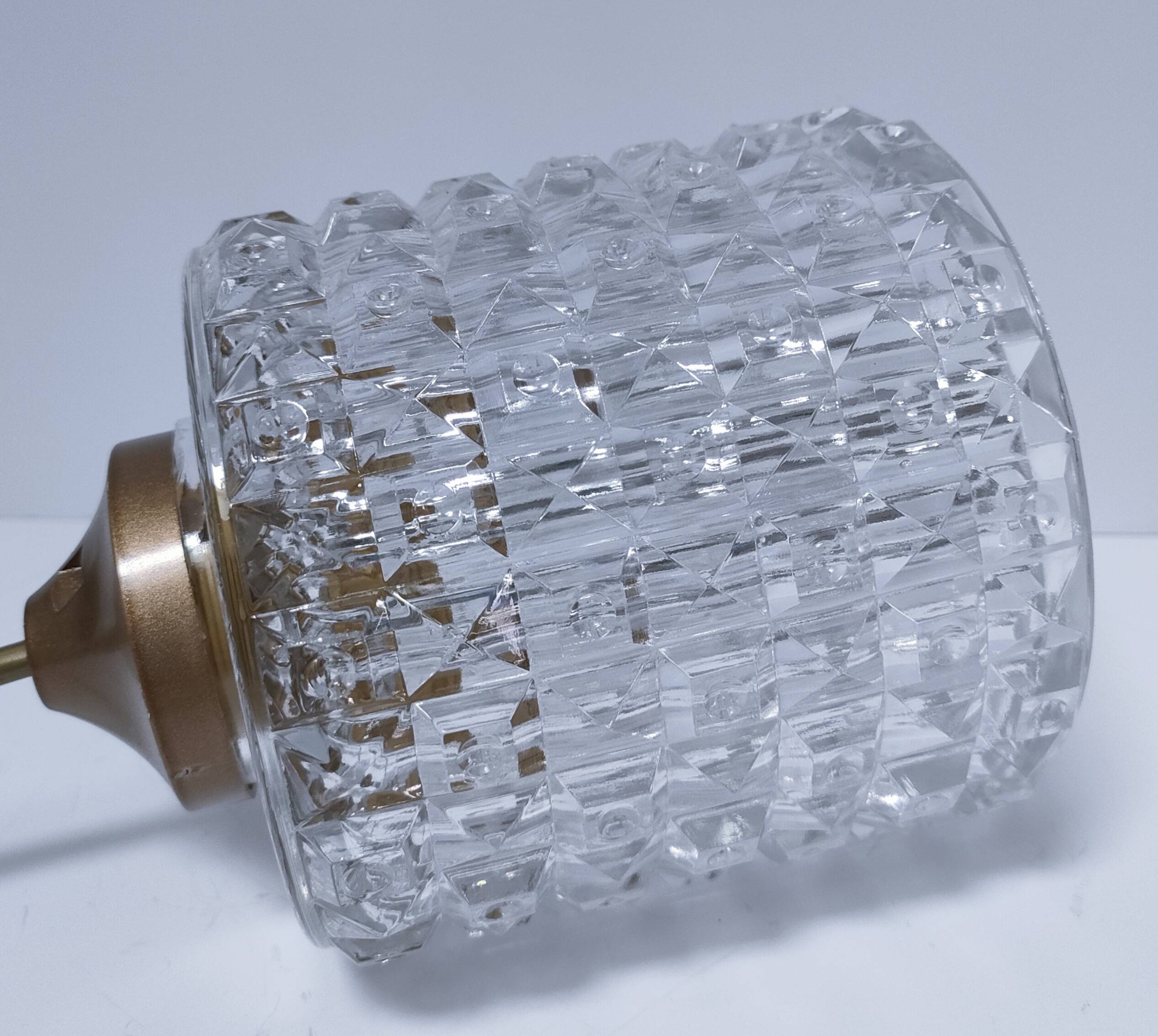 semi-crystal suspension with diamond motif design from the 1960s