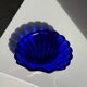 Coupelle coquille en verre bleu D10