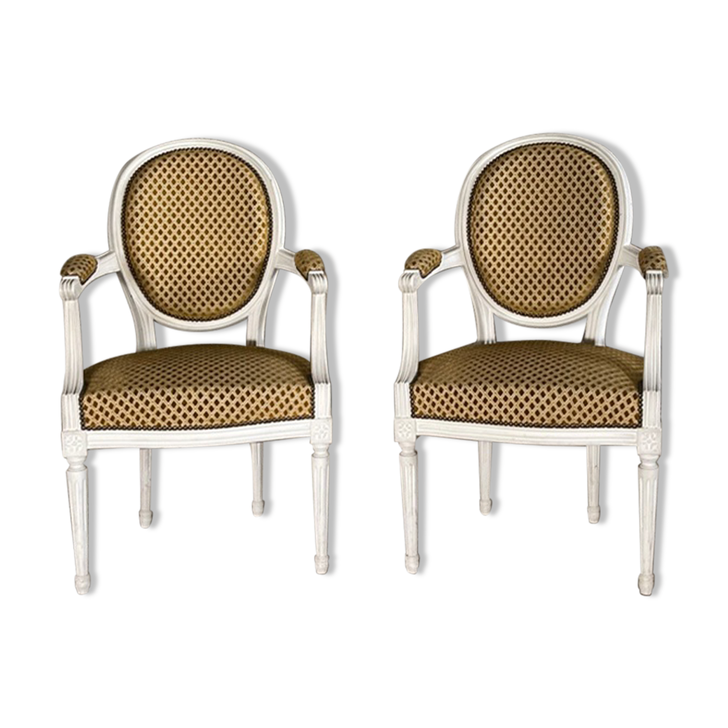 Paire de fauteuils cabriolets de style Louis XVI