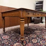 Classic English Writing Desk Partnerdesk