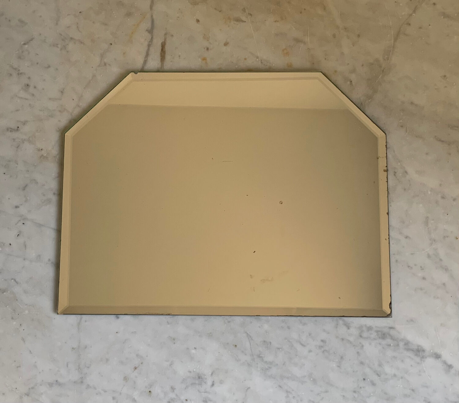 Mirror with cut sides, 40x24 cm