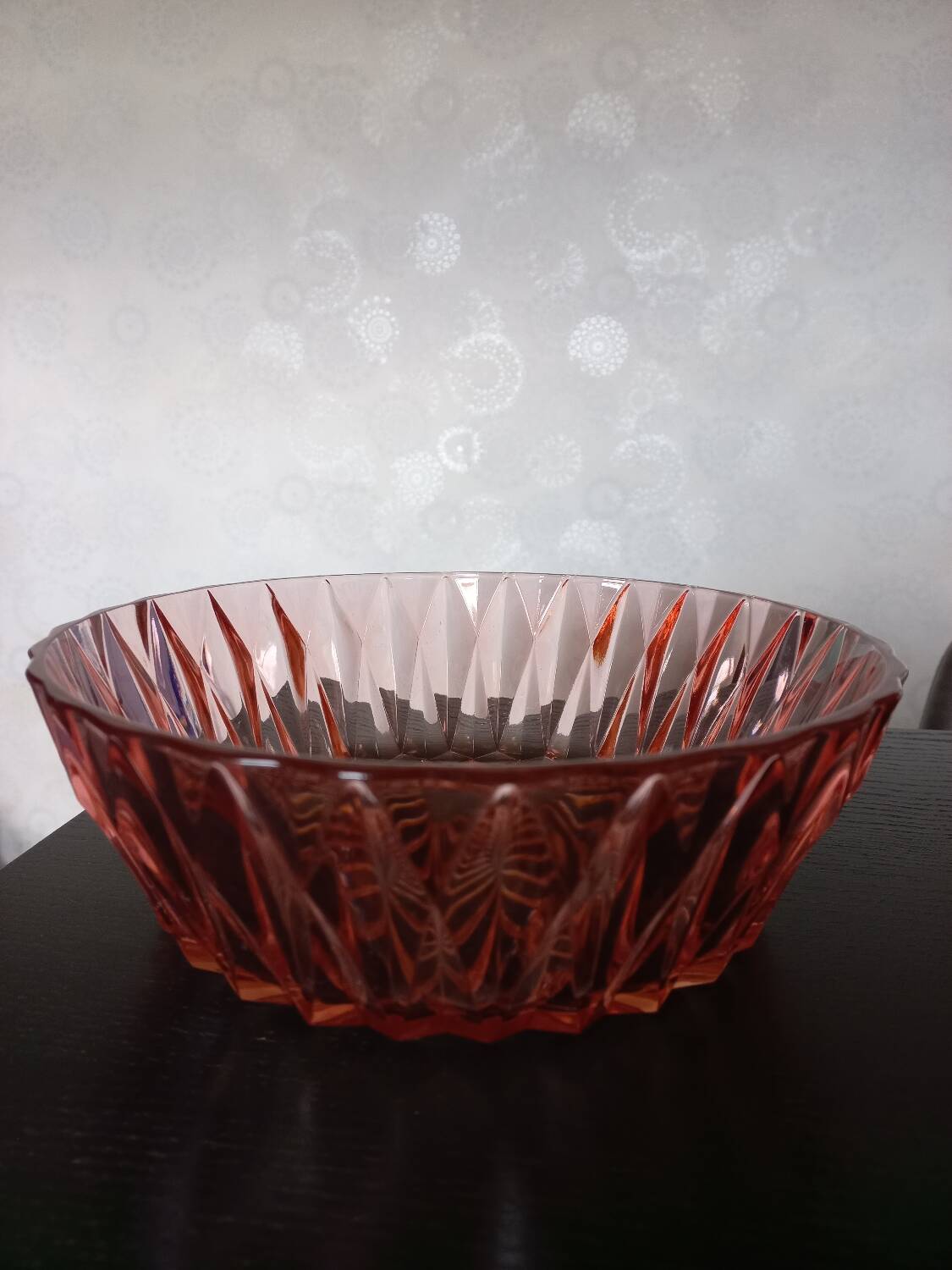 Chiseled pink glass salad bowl