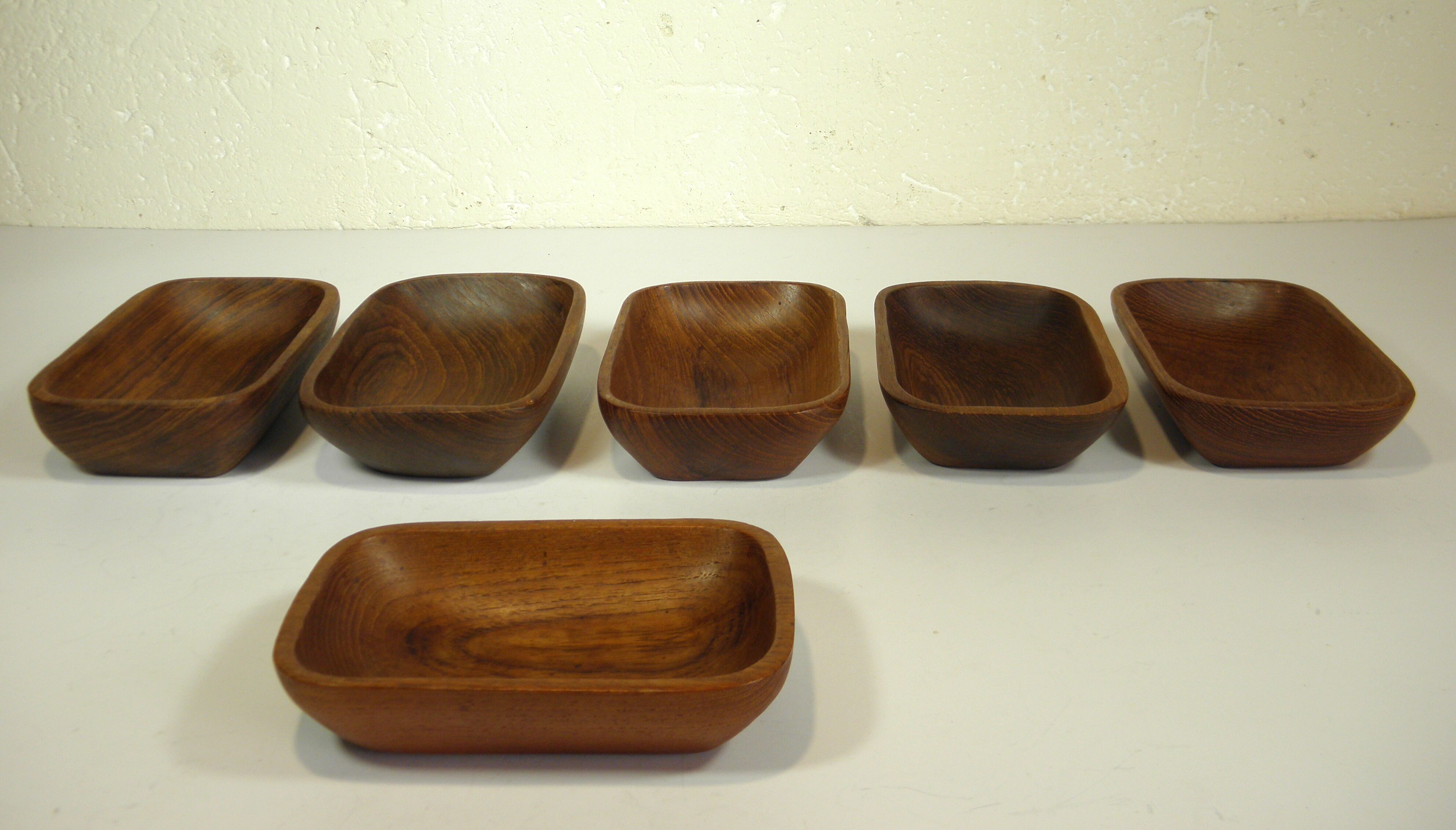 Set of 6 teak bowls 15 x 10