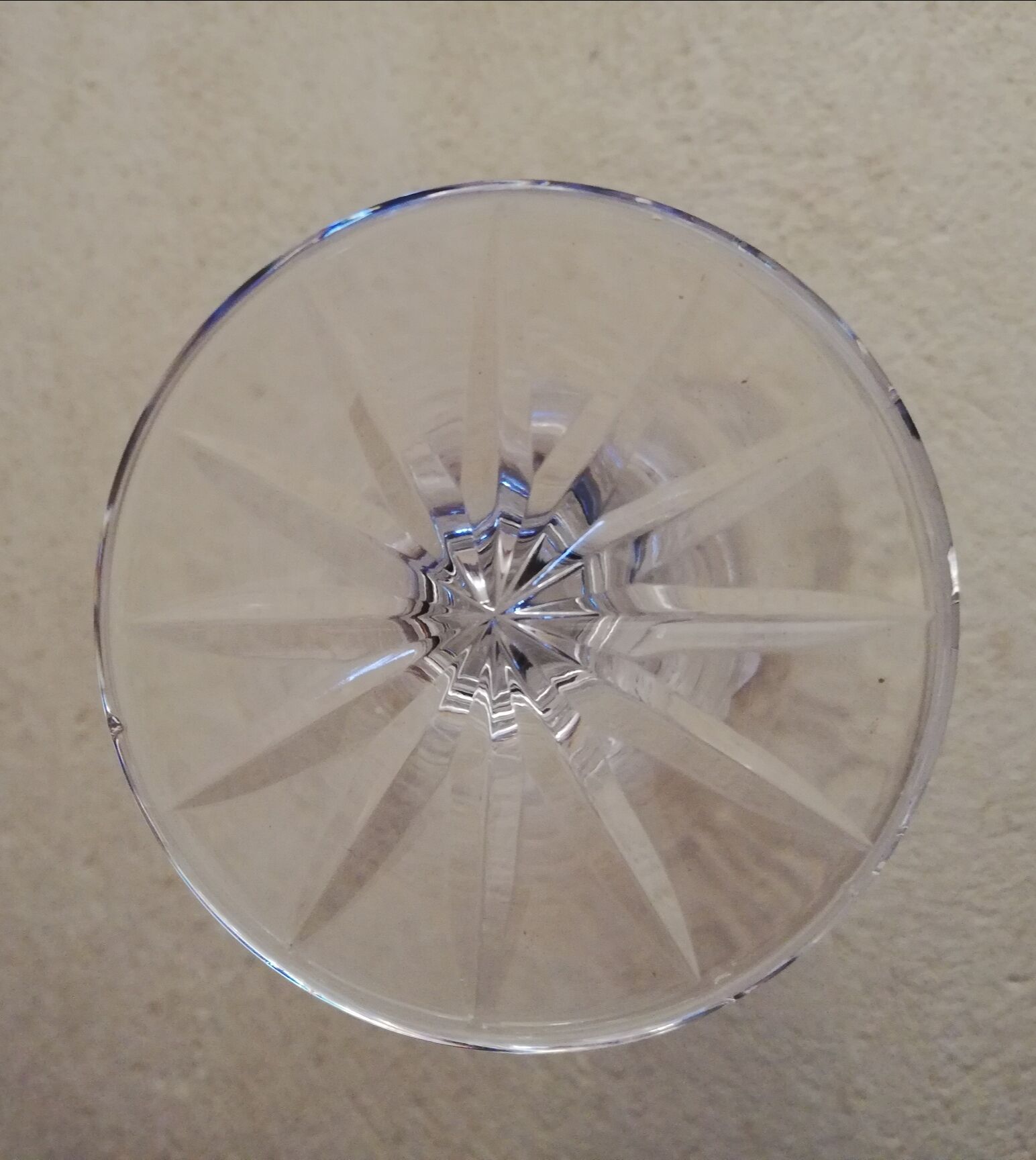 Soliflore in cut glass