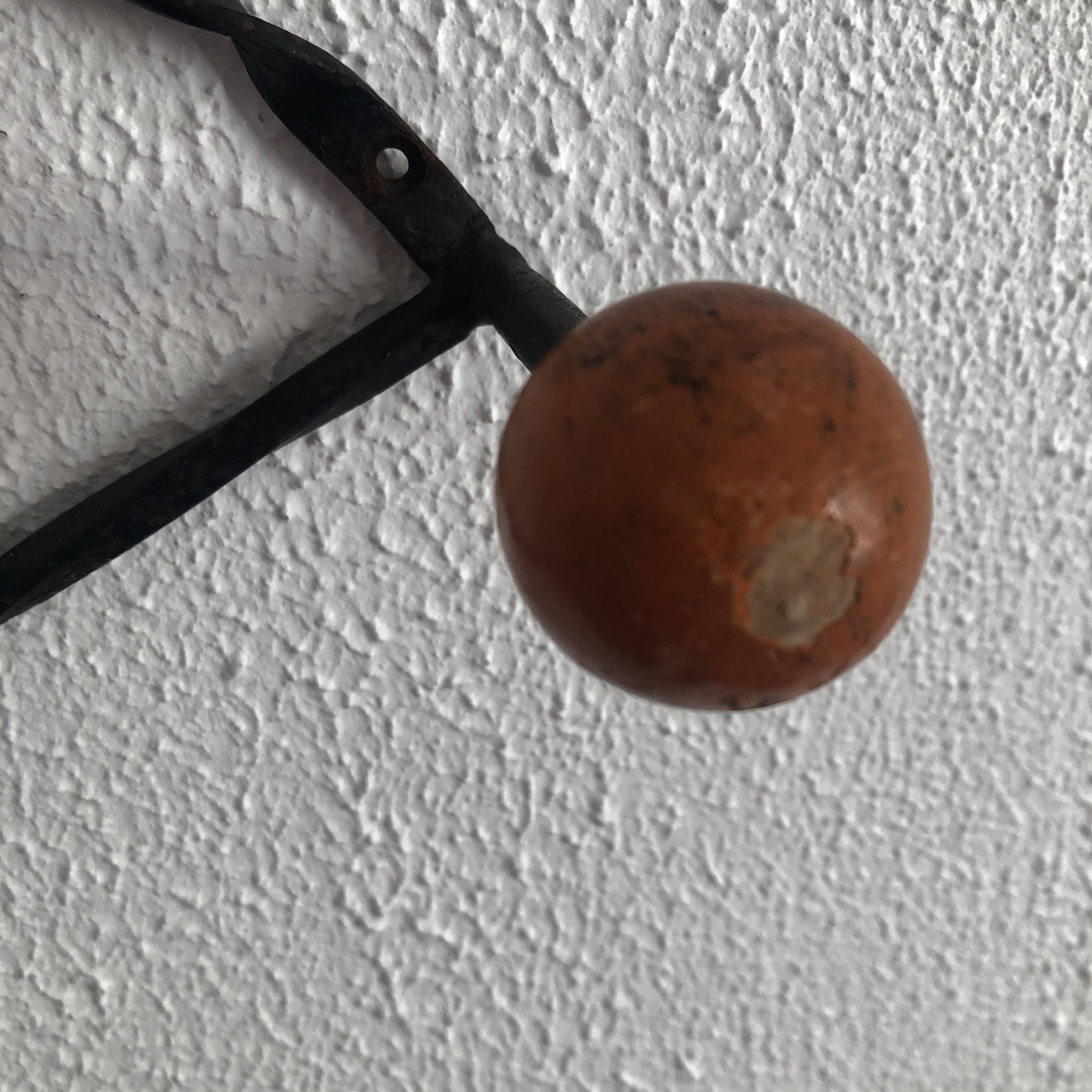 Vintage 1960 coat rack heart 5 ball hooks wood - 60 cm