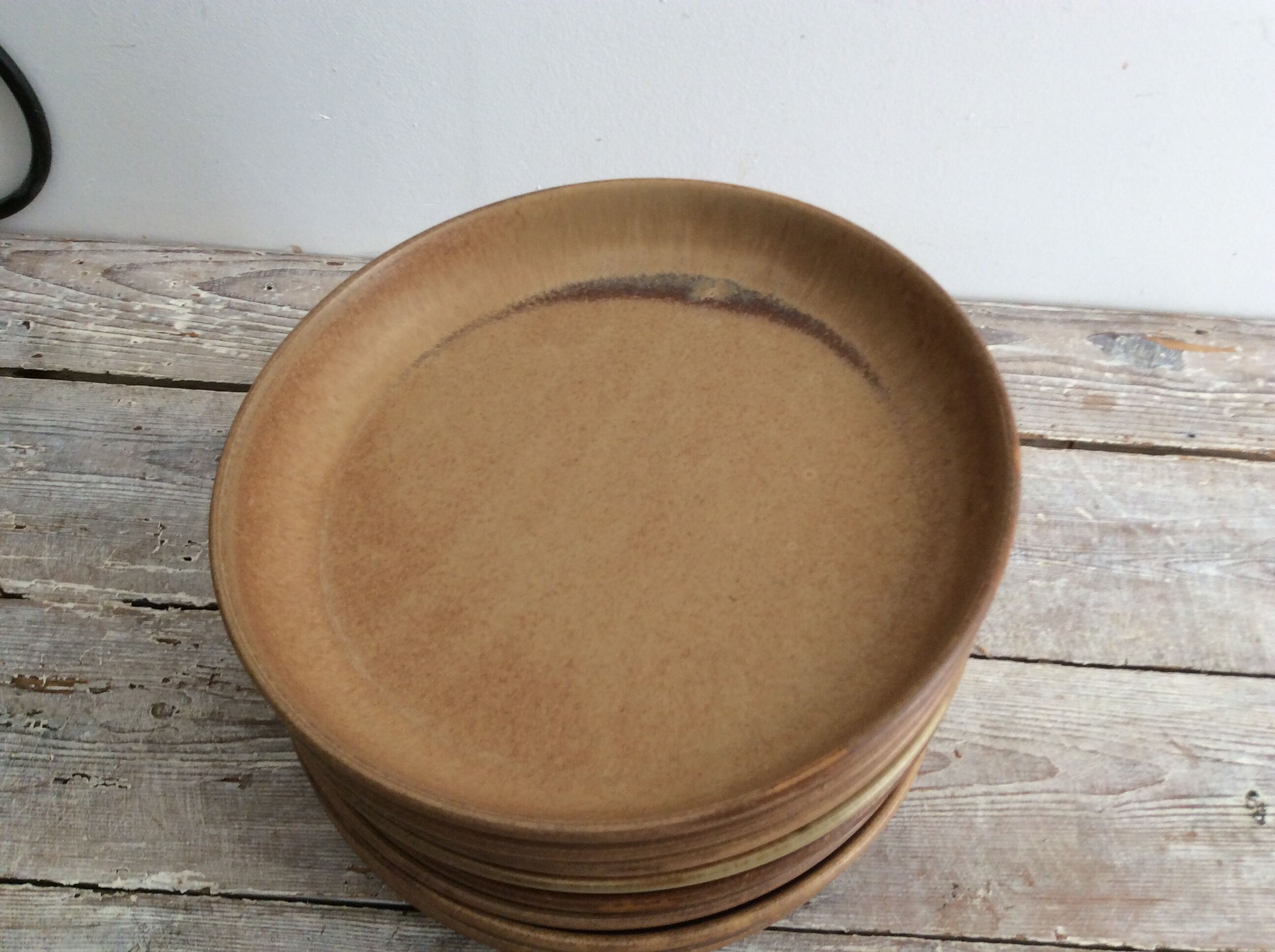 Series 9 sandstone plates