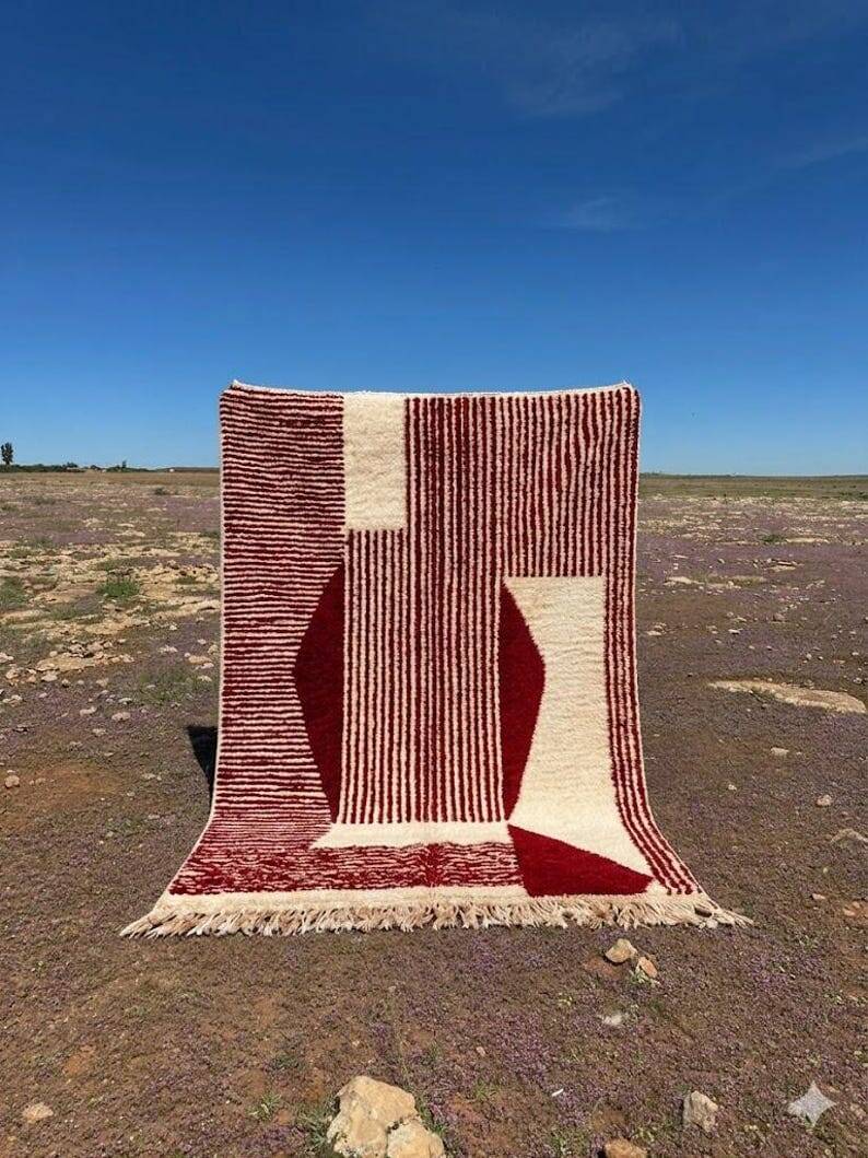 Handmade traditional Moroccan Berber rug size 2/3 m