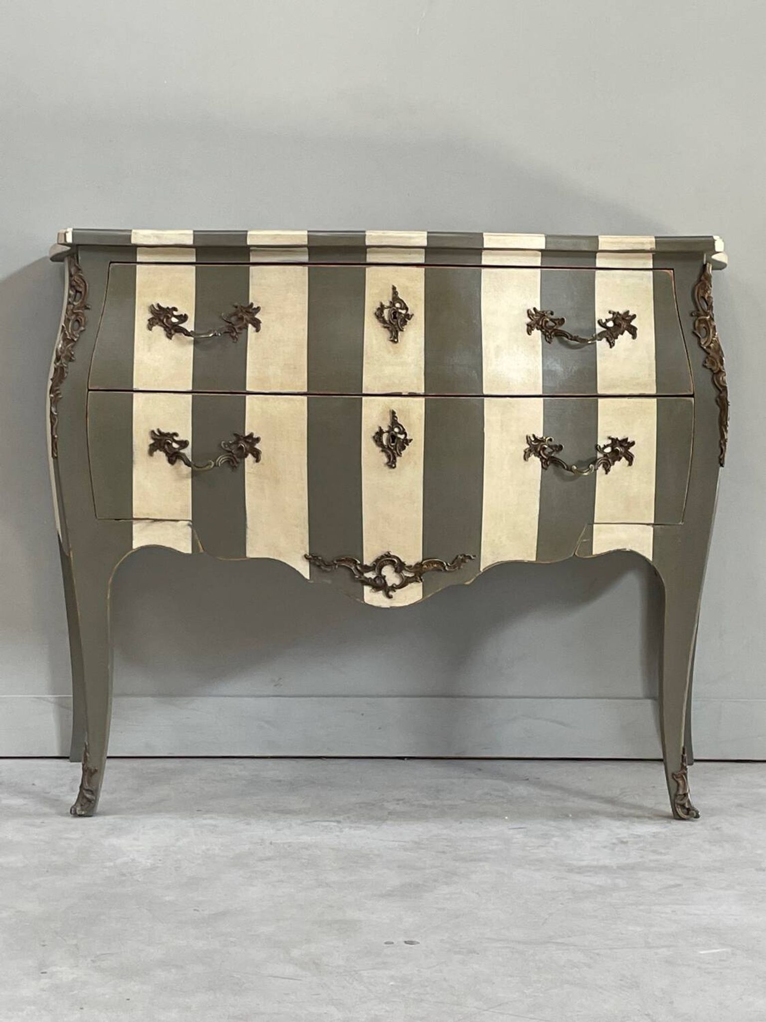 Commode barroque