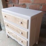 Jolie petite commode de style