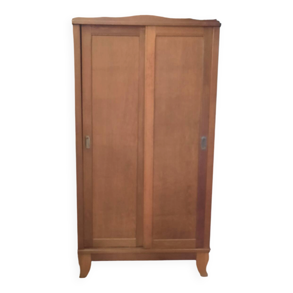 Armoire à portes coulissantes