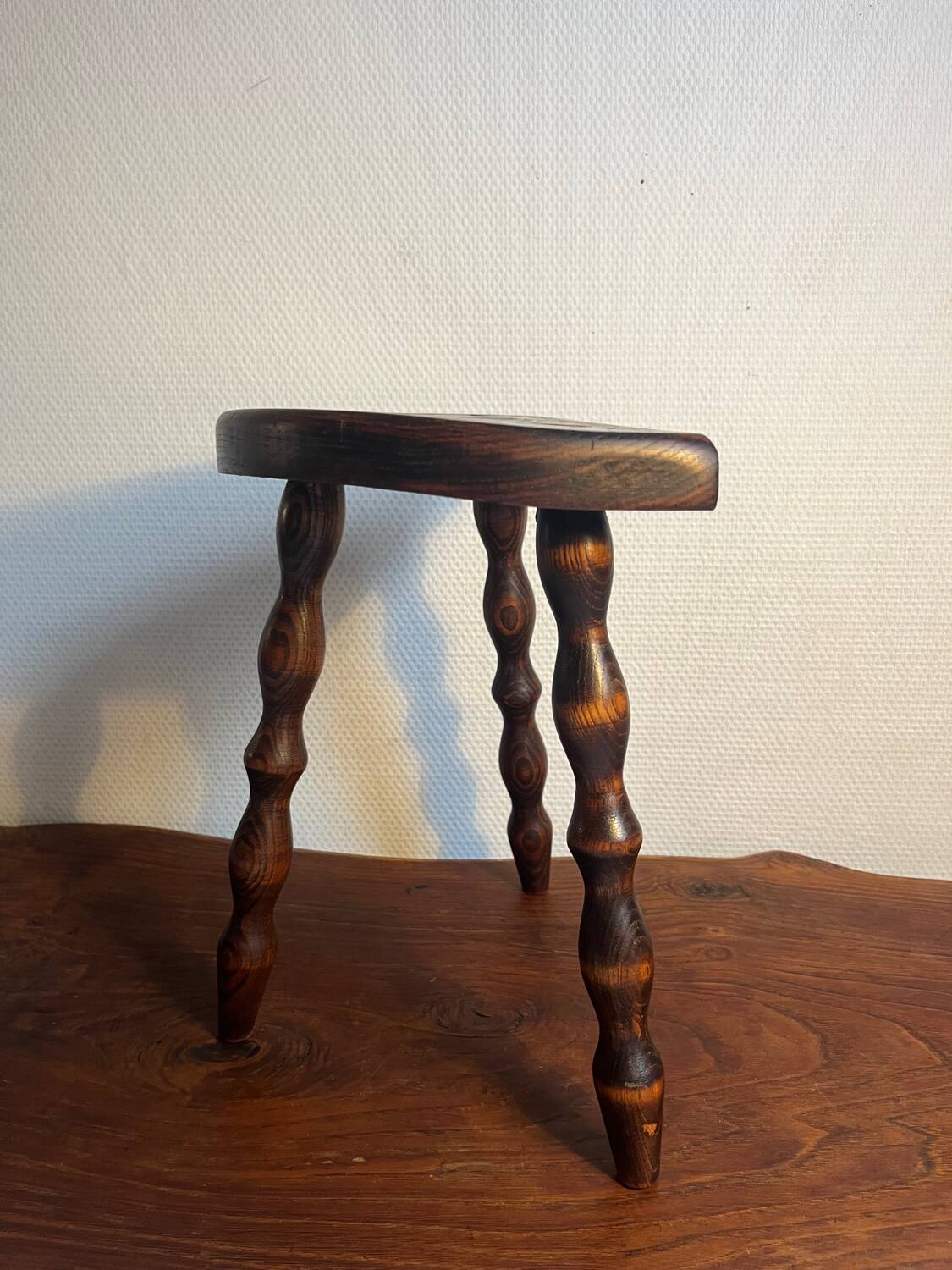 Tabouret bois tripode