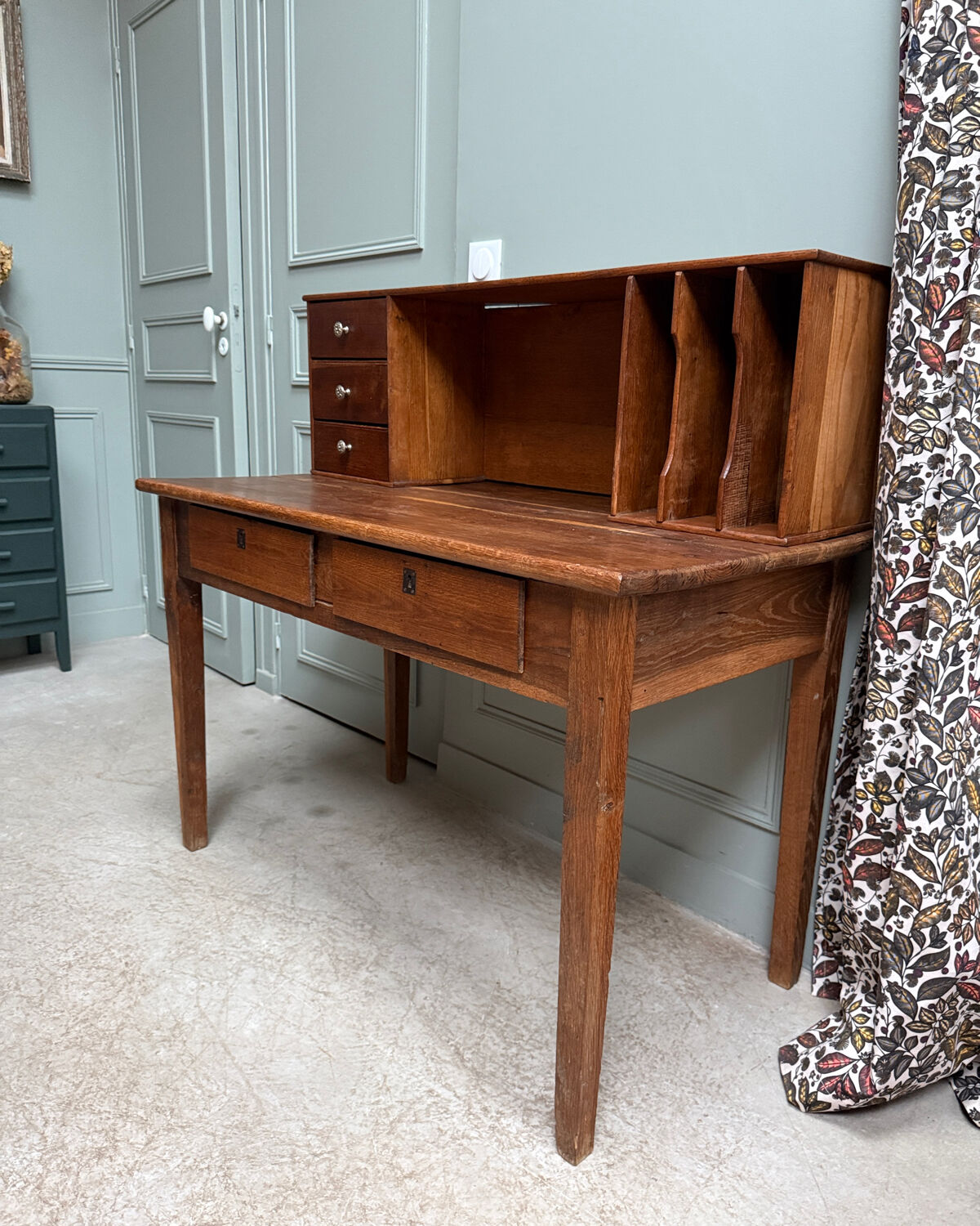 Antique tiered desk