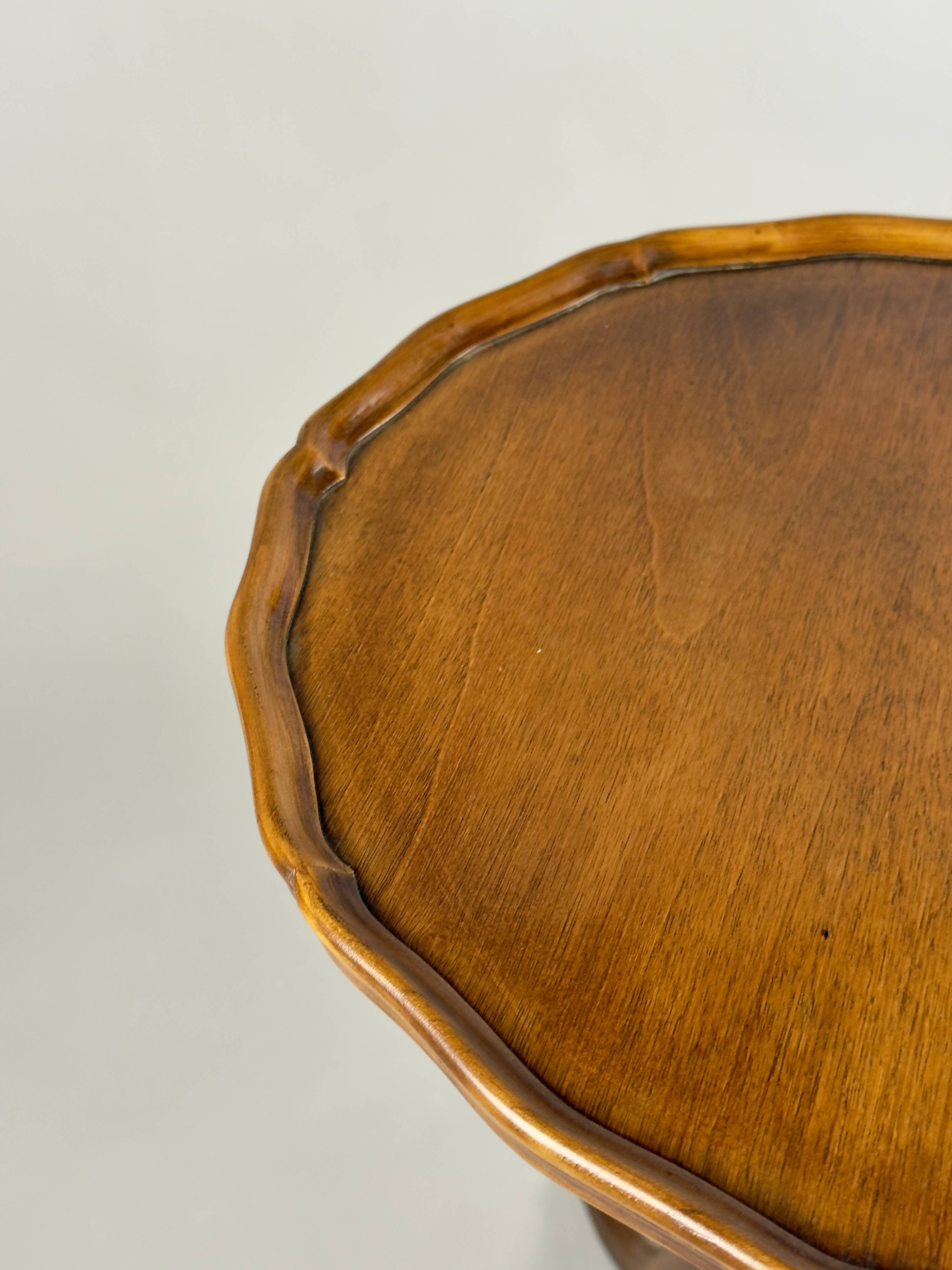 Table d'appoint sur pied vintage