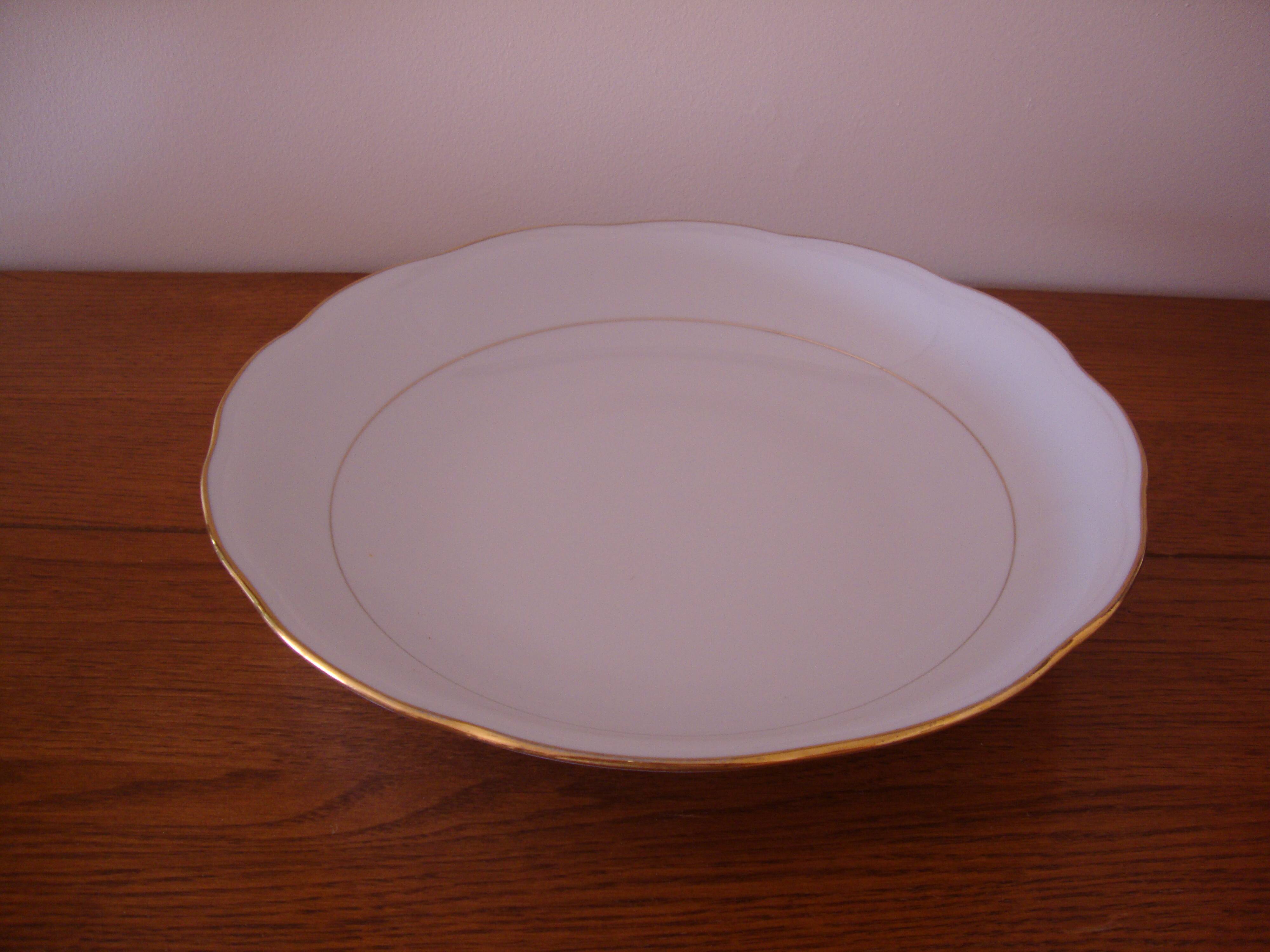 Round hollow dish in fine white porcelain Creation A. Deshoulières