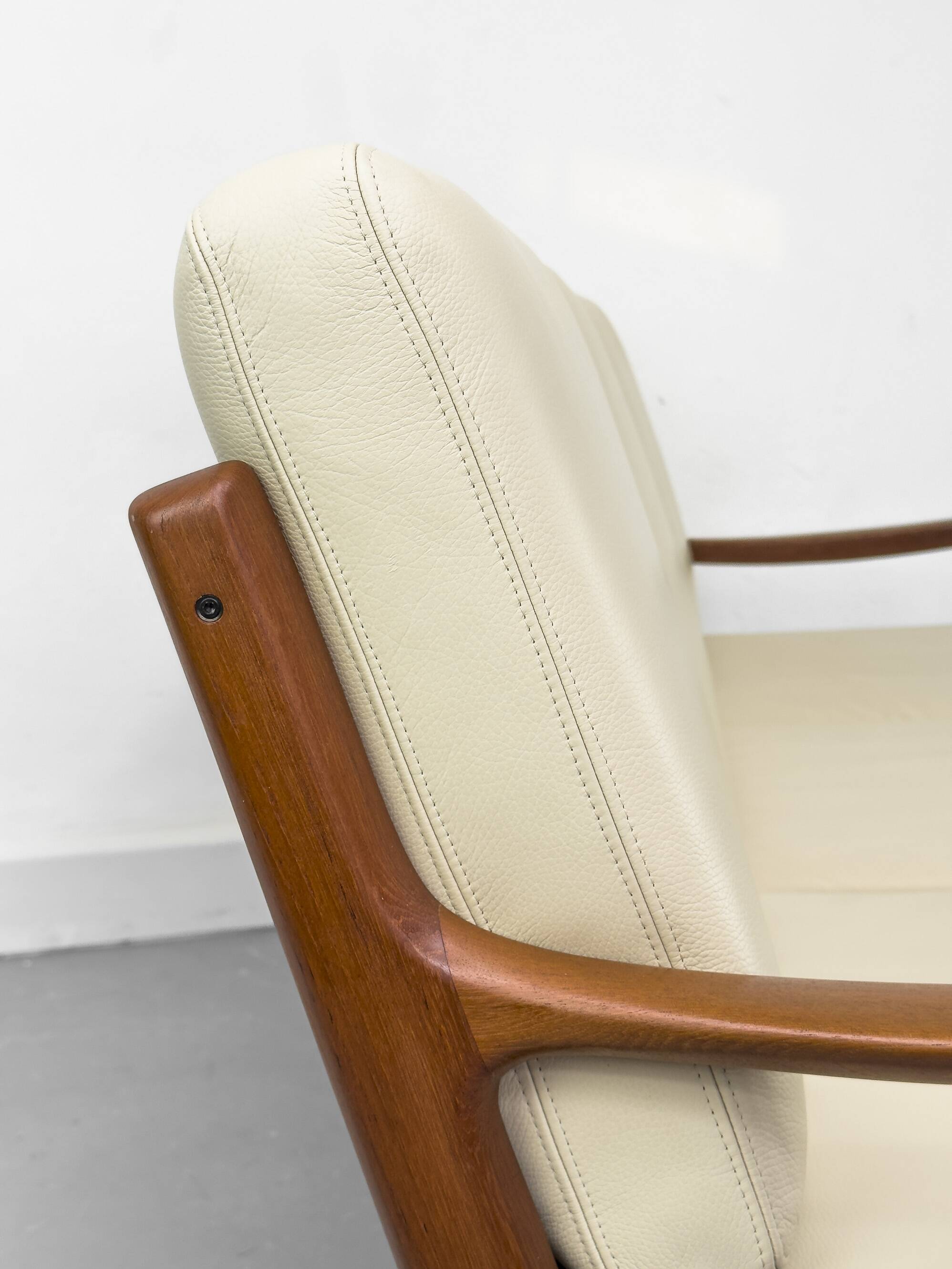 3-Seater Senator Sofa in Leather and Teak by Ole Wanscher for Cado, 1977