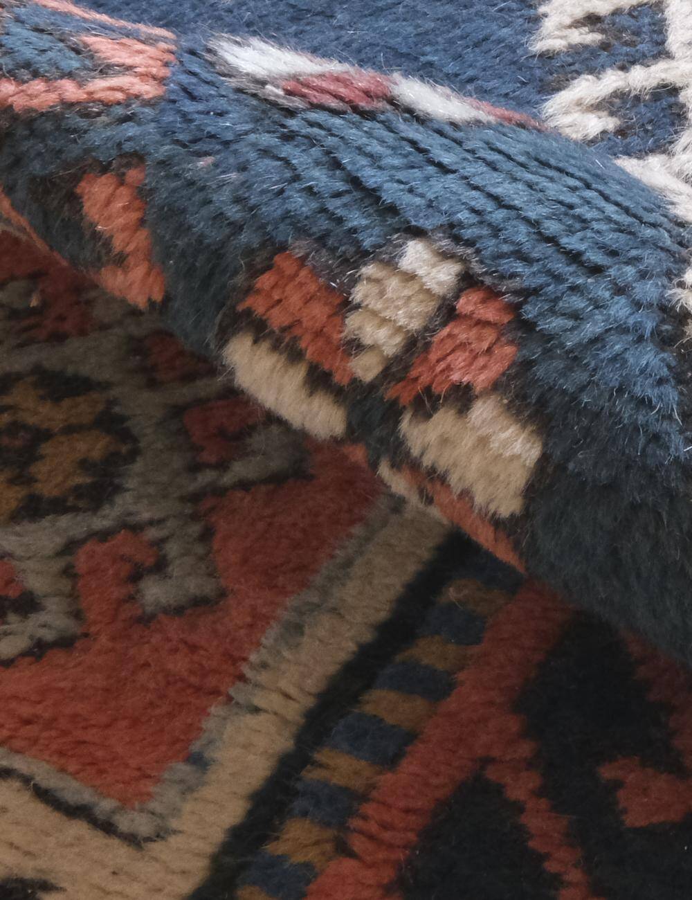 Vintage Persian rug - 209 x 151 cm