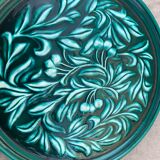 Centerpiece in slip patterns with old cherries